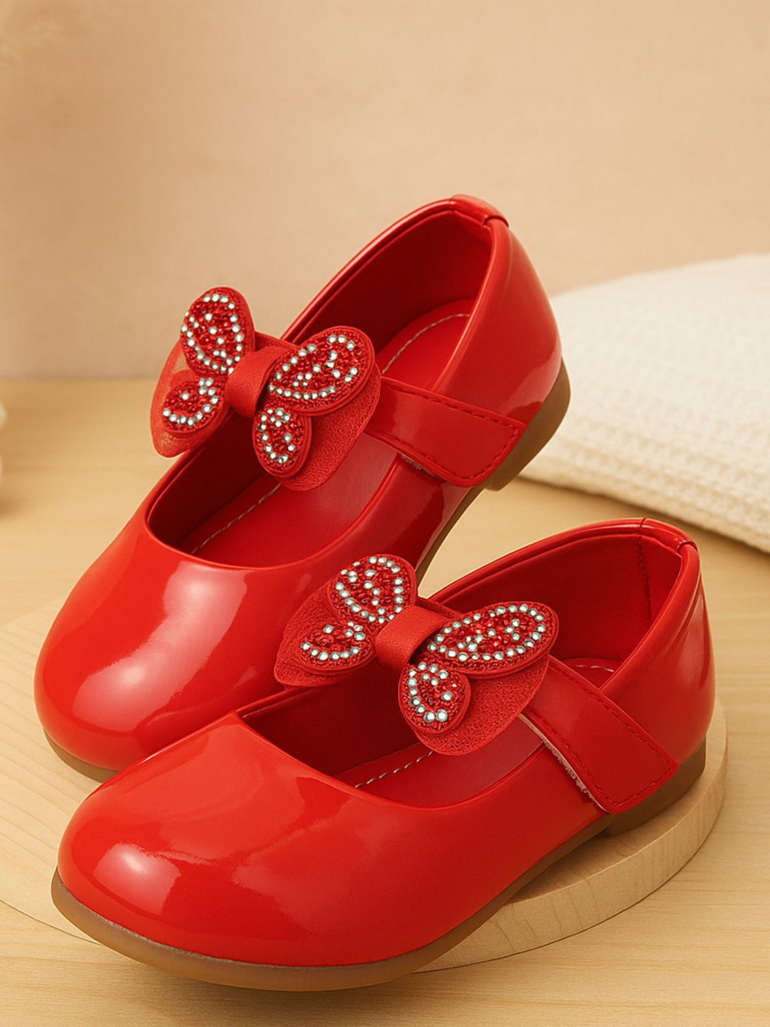 Footpedia Girls Embellished Party Bows Flats