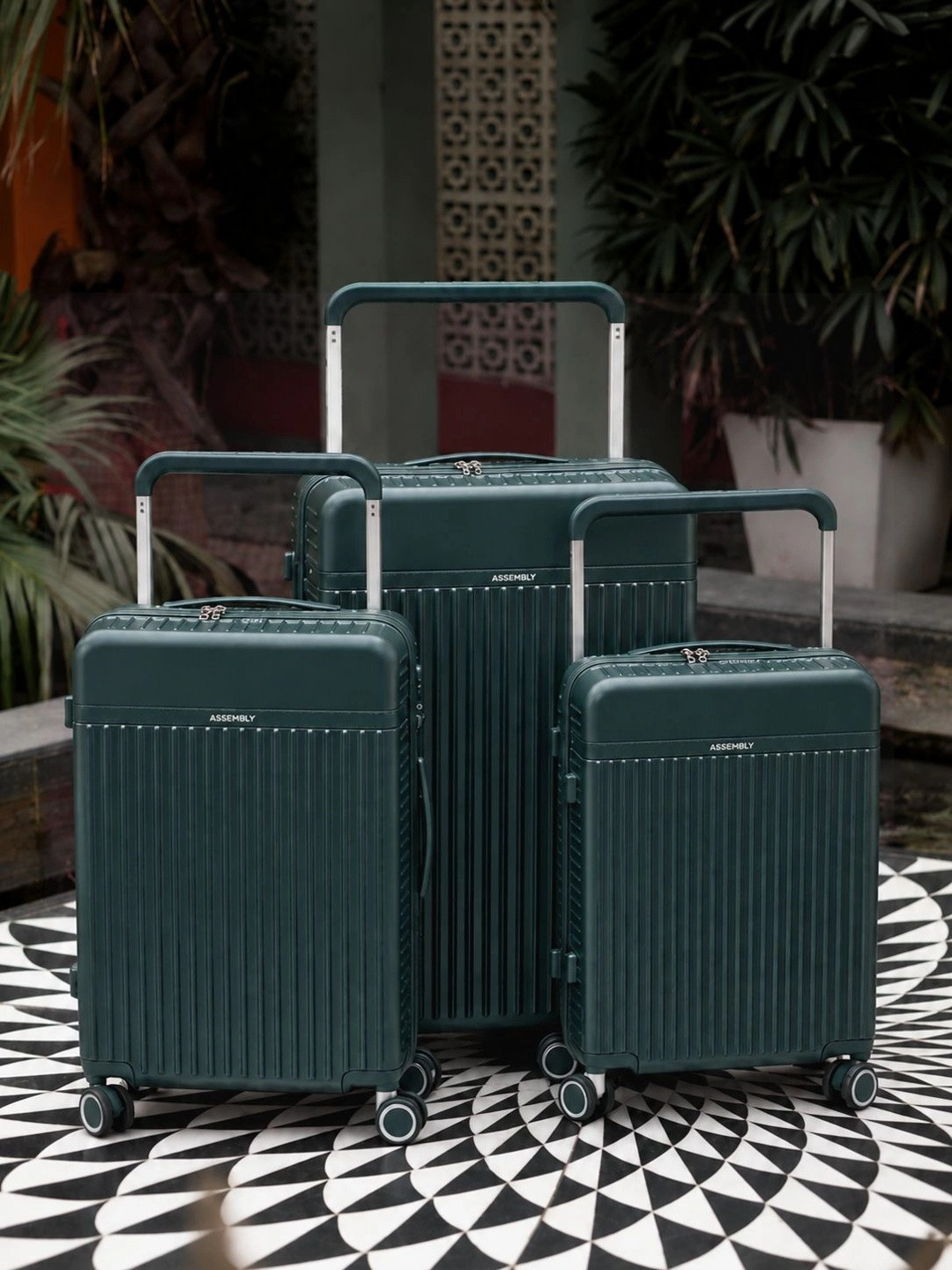 Assembly Rover Set of 3 Green Solid Polycarbonate Trolley Bag 45-70-110L