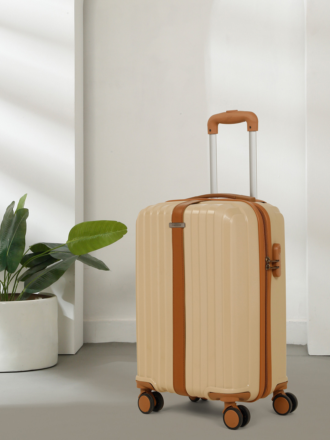 Teakwood Leathers Unisex Hard Sided Cabin Trolley Bag - Image 1