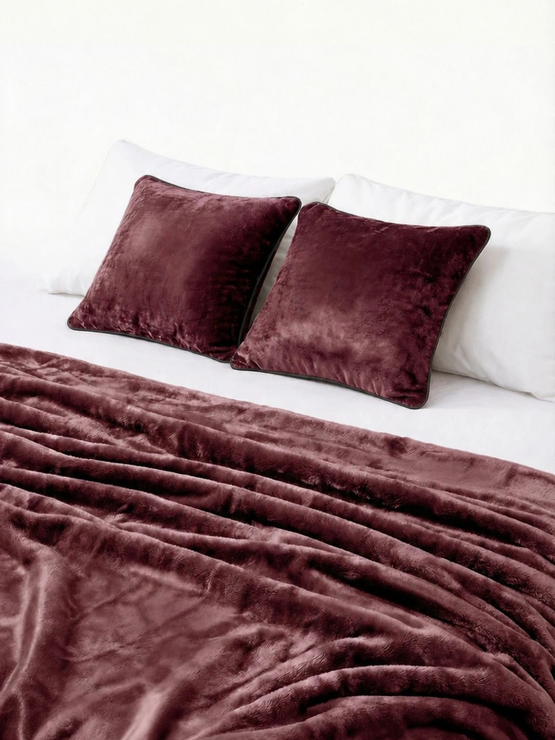 Zarf Burgundy Microfiber AC Room 300 GSM Double Bed Blanket With Two Cushion Covers