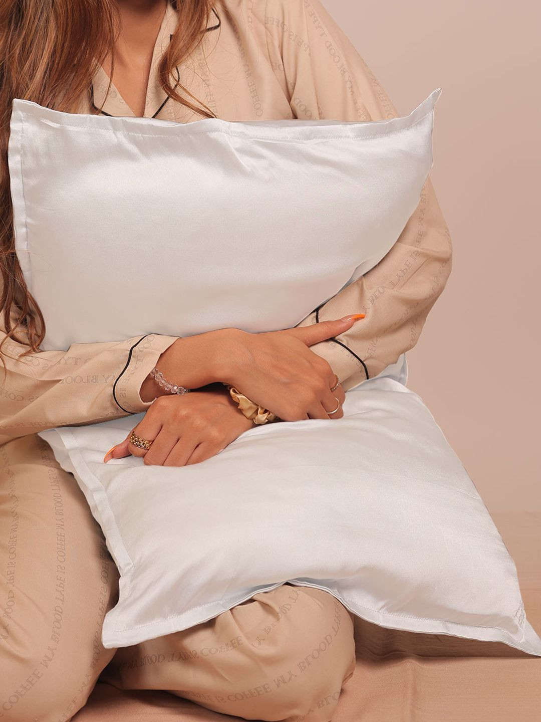 Furbo White Pure Silk Rectangle Pillow Cover pack of 1