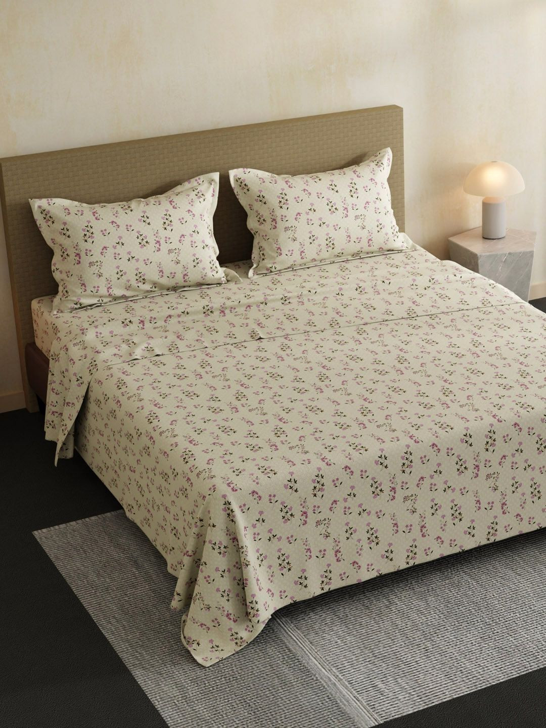 Layers Pink & Cream-Coloured Floral 144 TC Bedsheet with 2 Pillow Covers