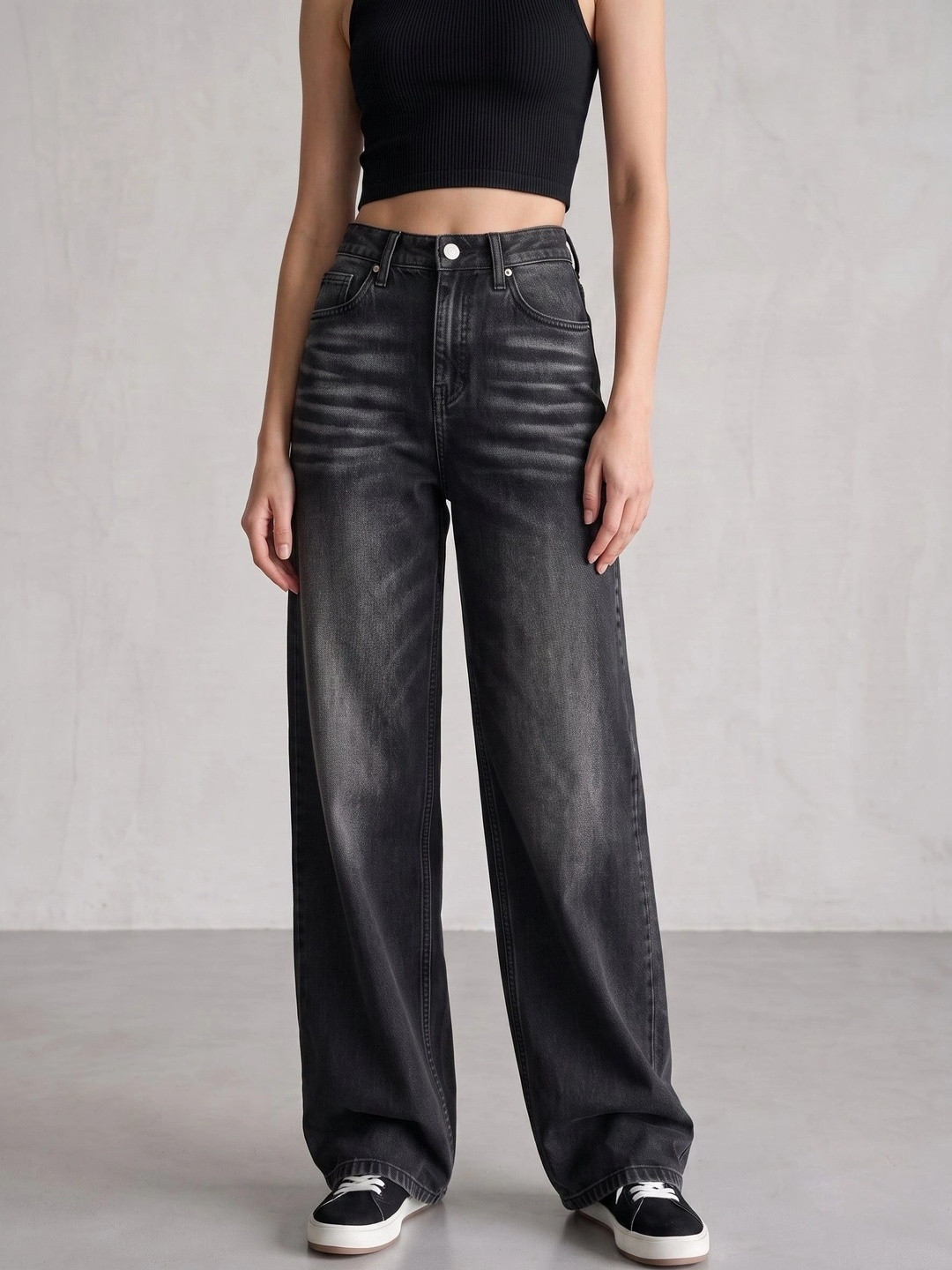Roadster Women Straight Fit High-Rise Low Distress Light Fade Jeans