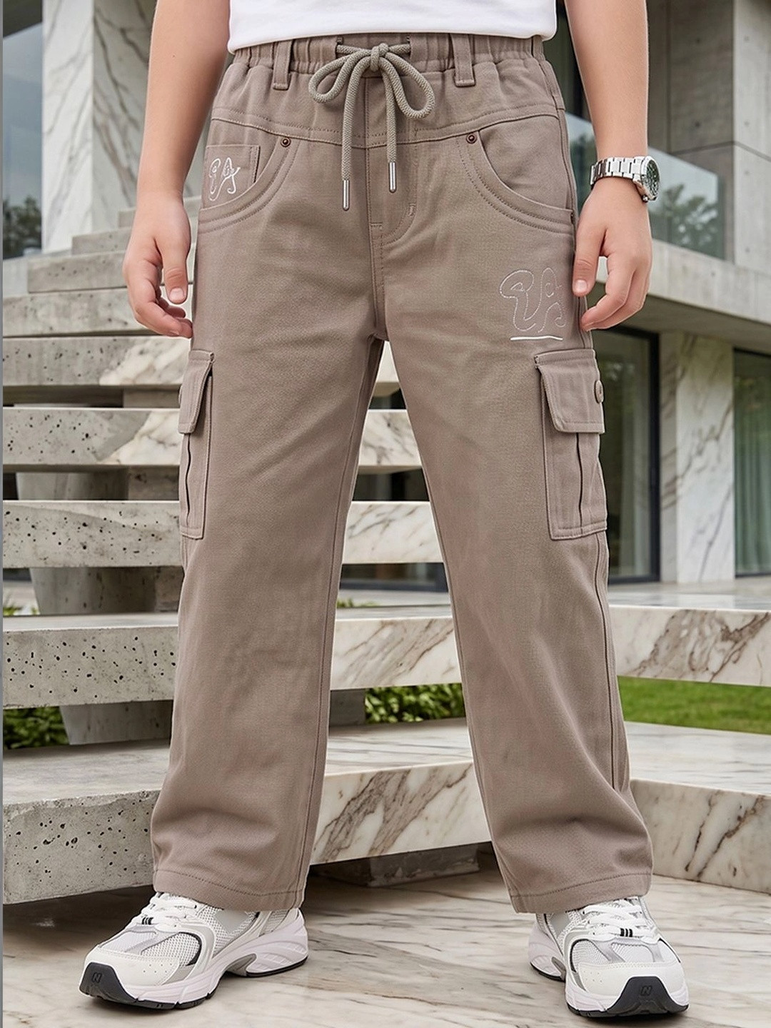 Dripteen Boys Straight Fit Mid-Rise Embroidered Jeans