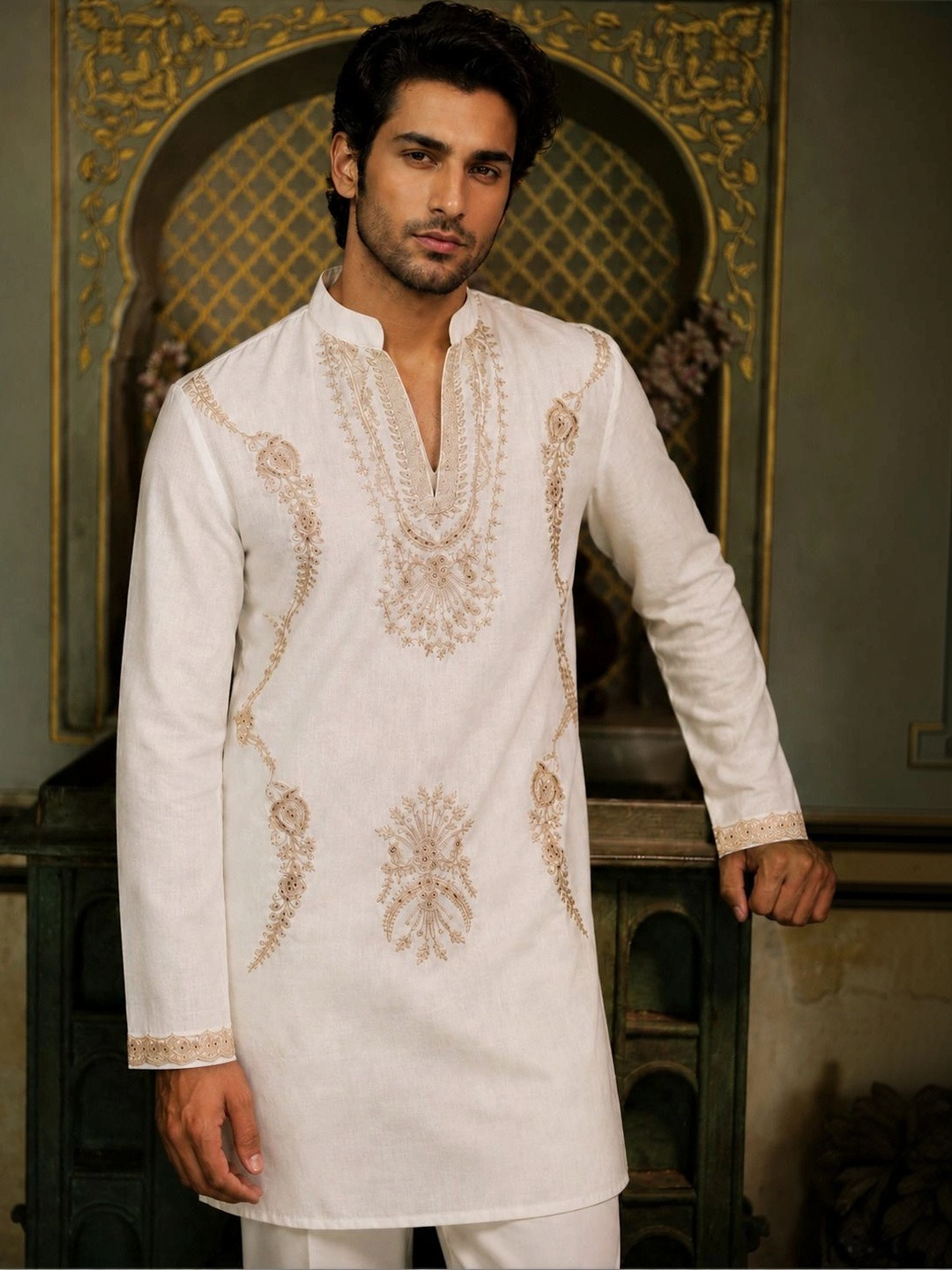 House of Pataudi Men Embroidered Thread Work Grandeur & Majestic Artwork Kurta