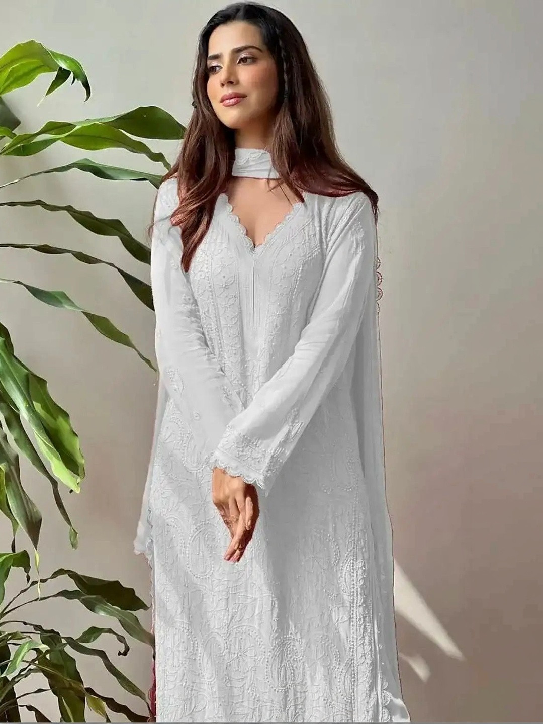 Iraayae Women Ethnic Motifs Embroidered Regular Chikankari Kurta with Trousers & With Dupatta
