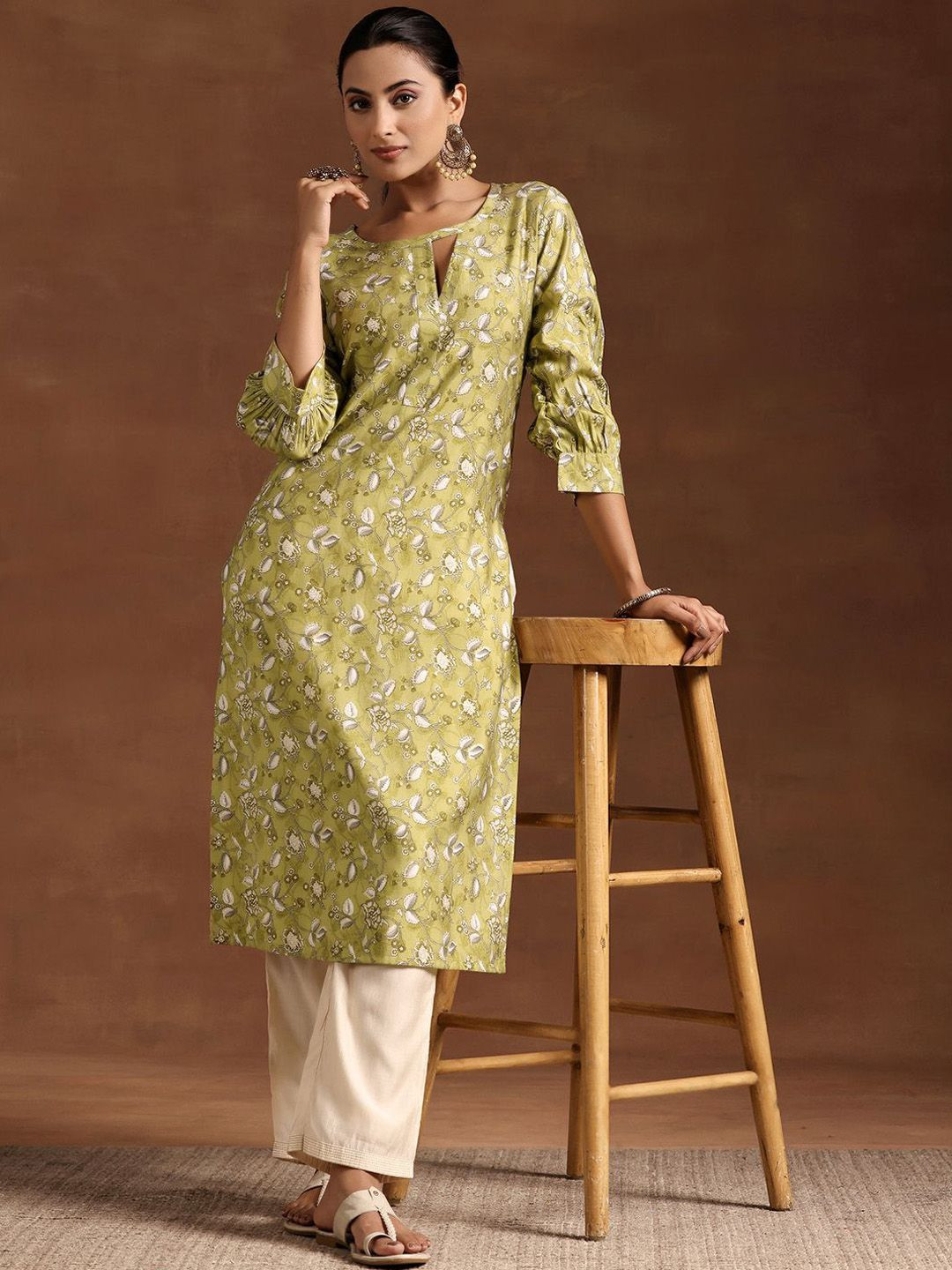 Gerua By Libas Floral Printed Keyhole Neck Puff Sleeves Straight Kurta