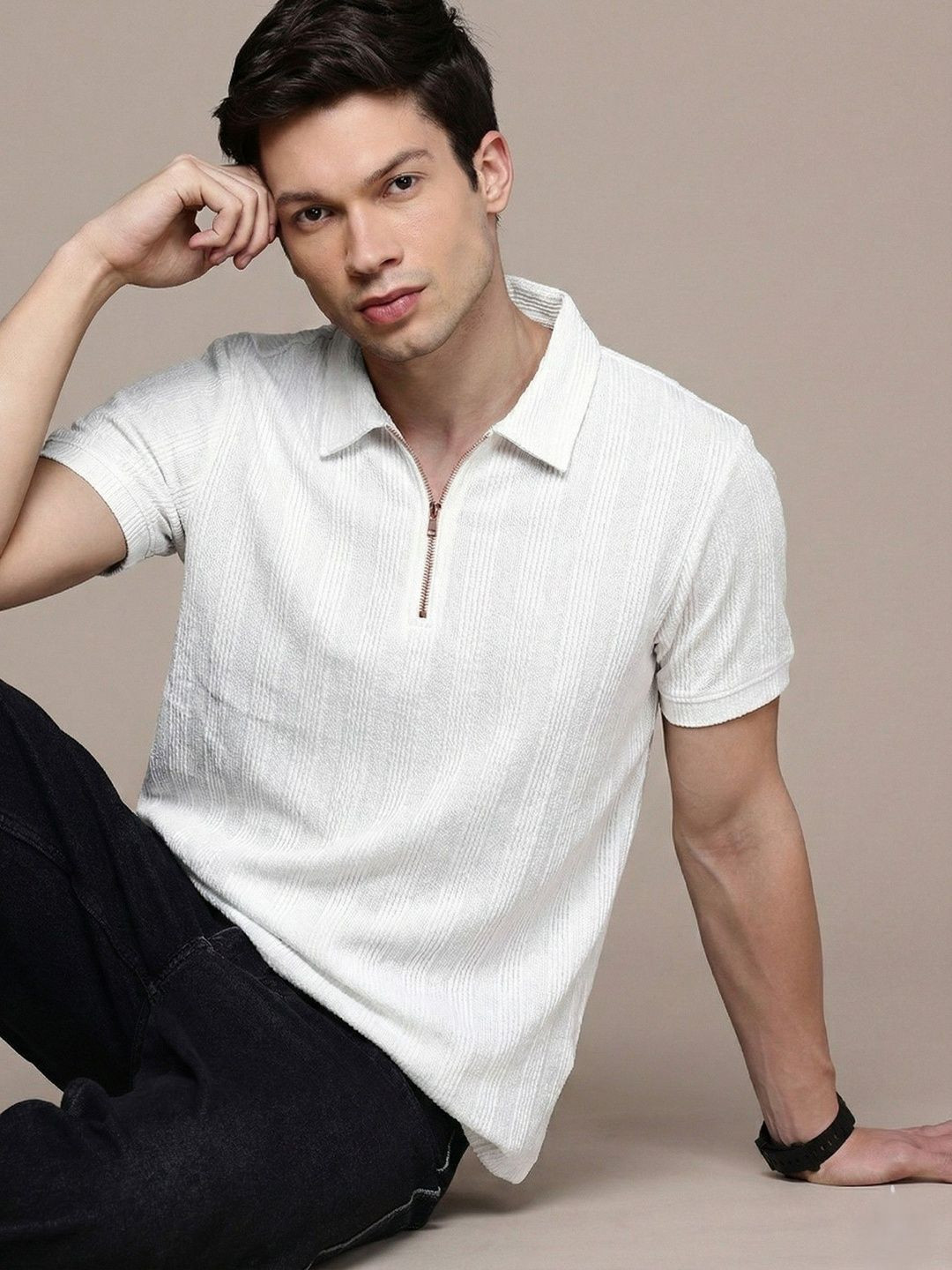 CHROVEL Men Polo Collar Slim Fit T-shirt