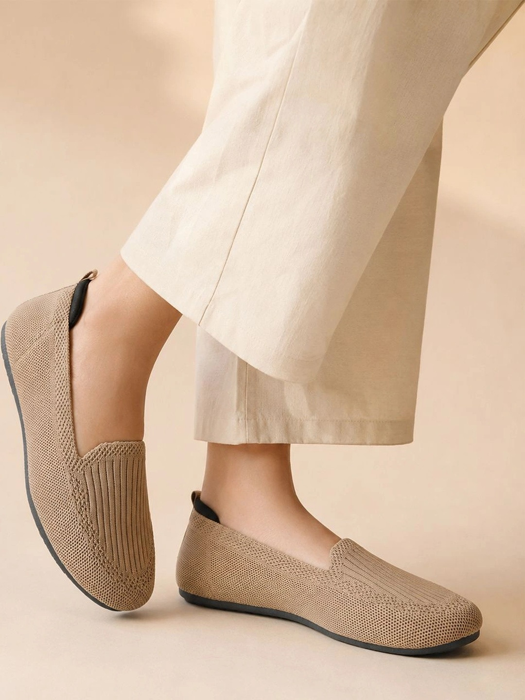 WELCOME Women Textured Ballerinas