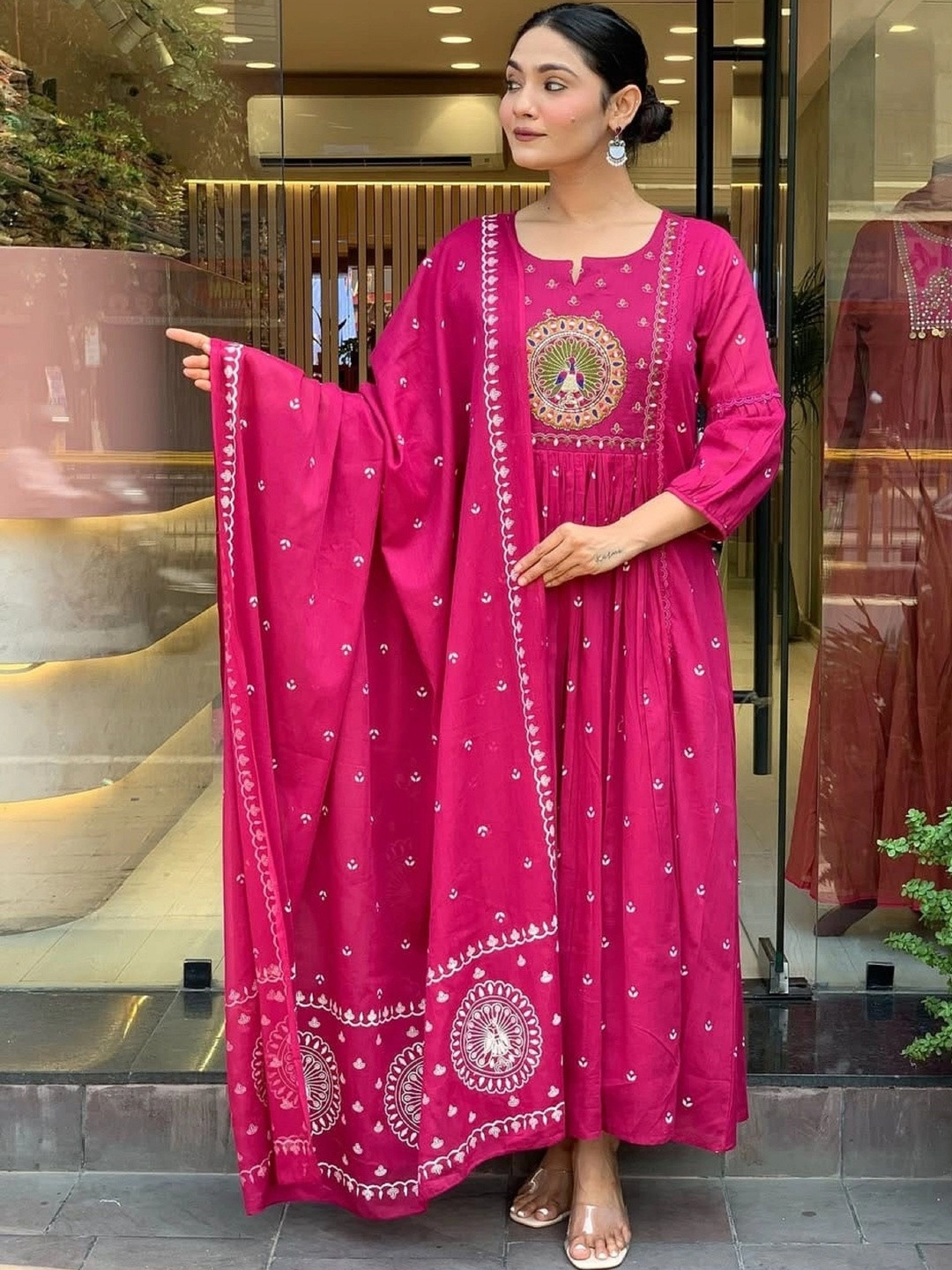 SHASHANK FASHION & BRIGHT FASHION Women Ethnic Motifs Embroidered Empire Thread Work Pure Cotton Kurta with