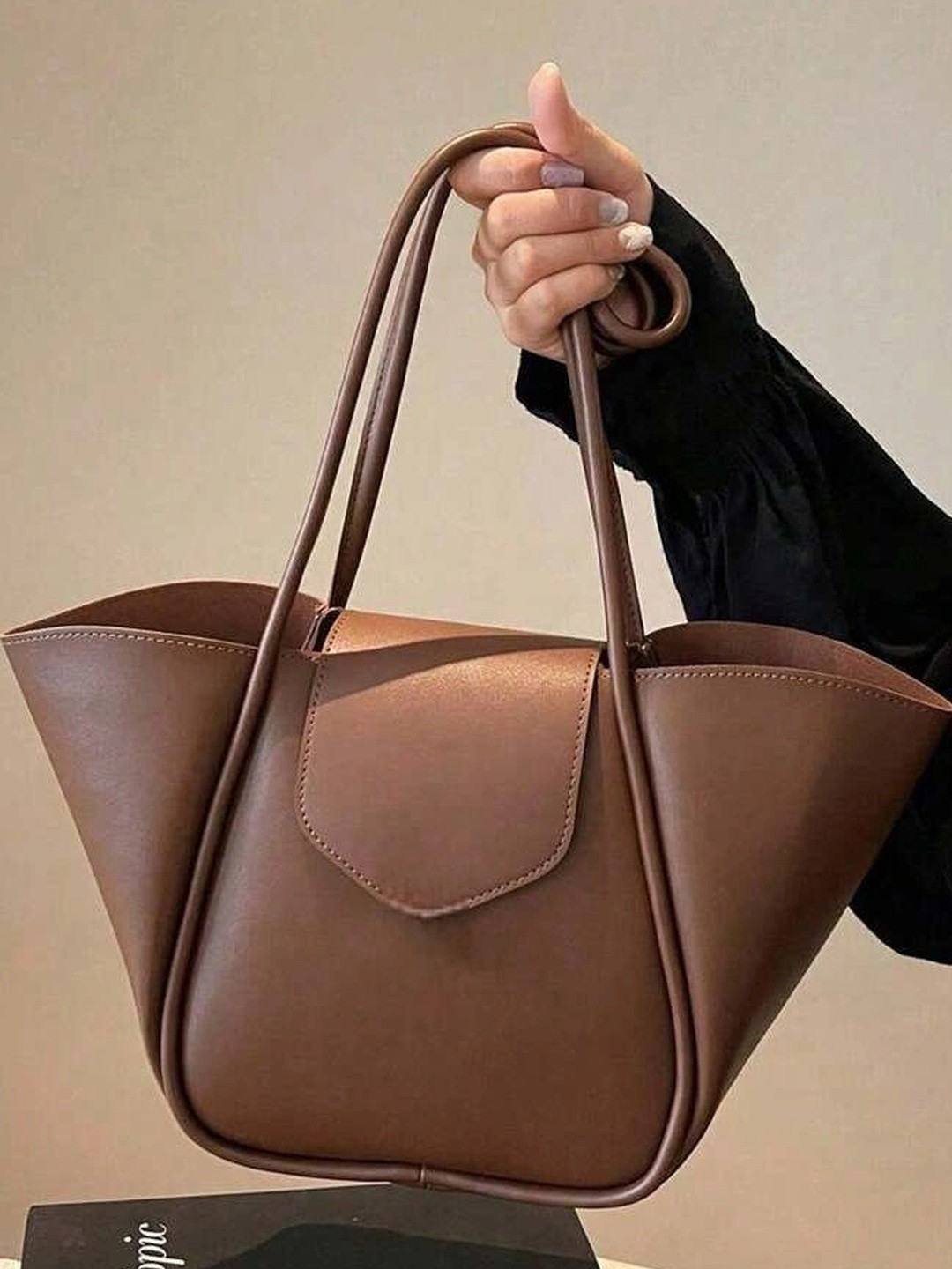 LARCH PU Tote Bag