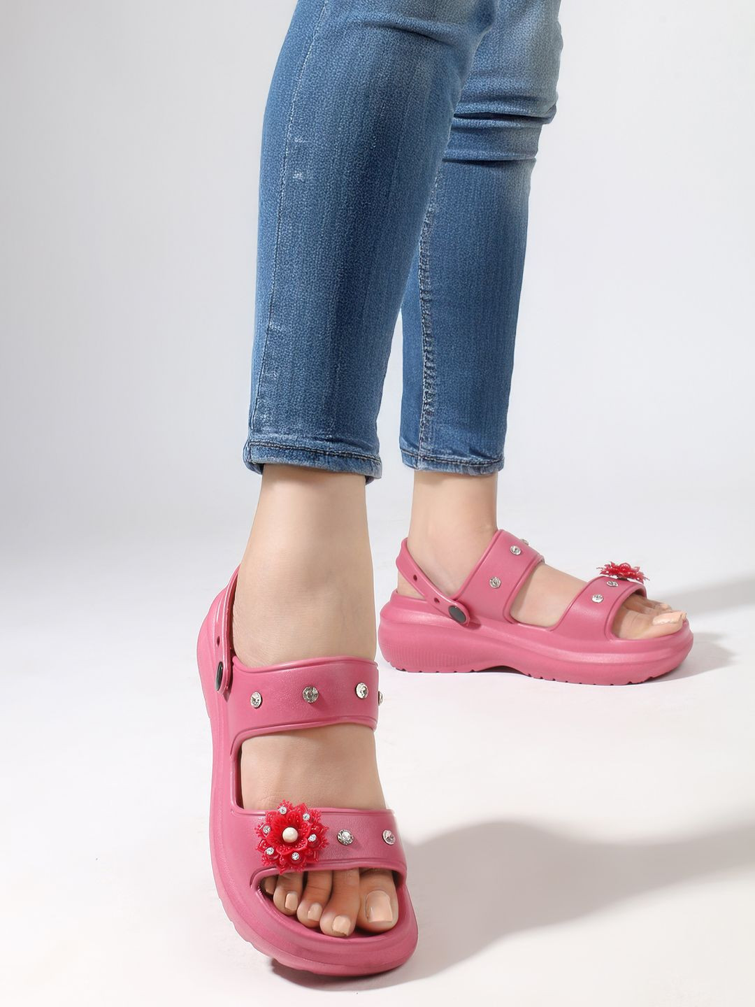 SUKUN Women Embellished Comfortable Outdoor Clogs