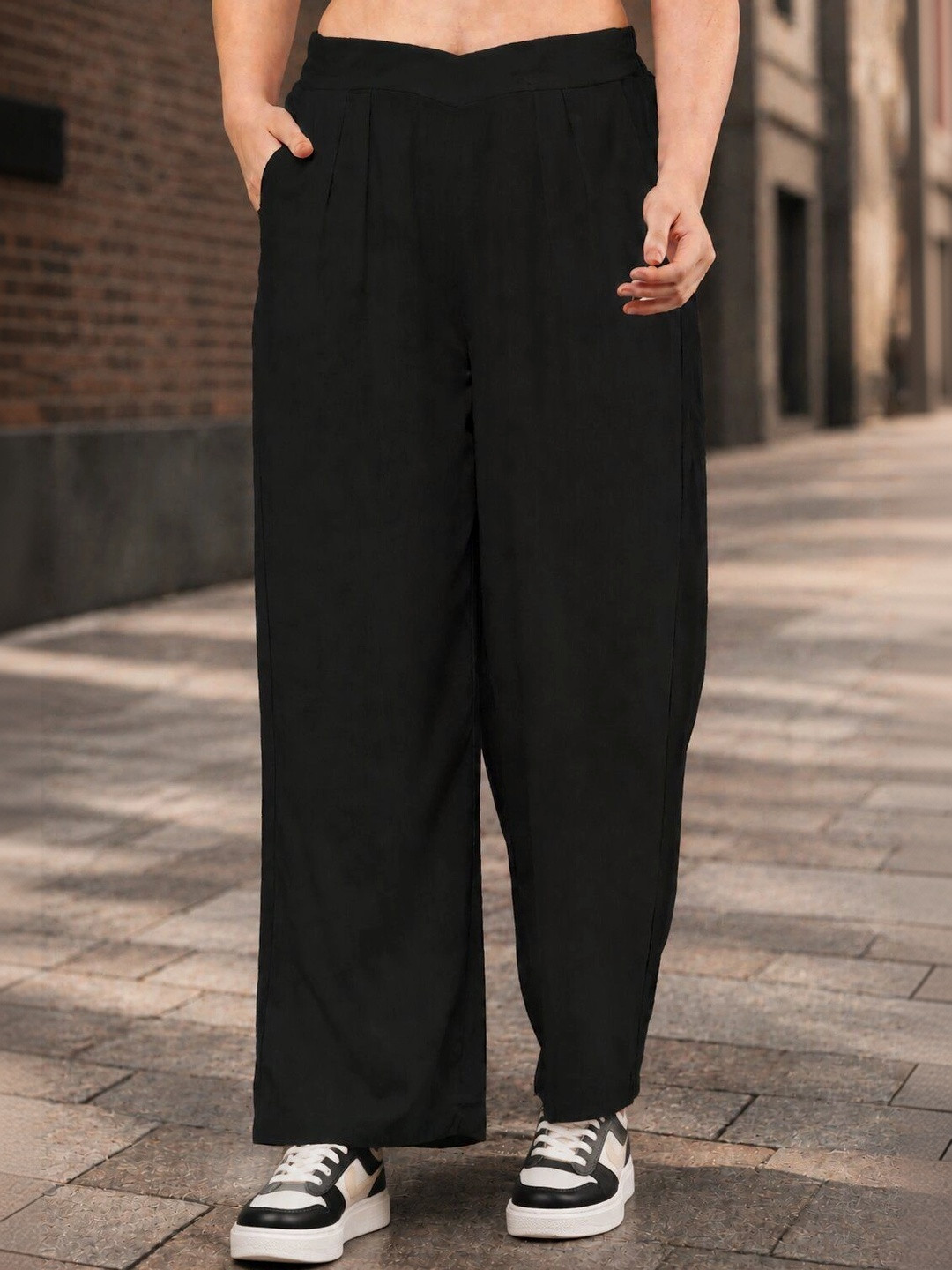 Roadster Women Pleated Trousers