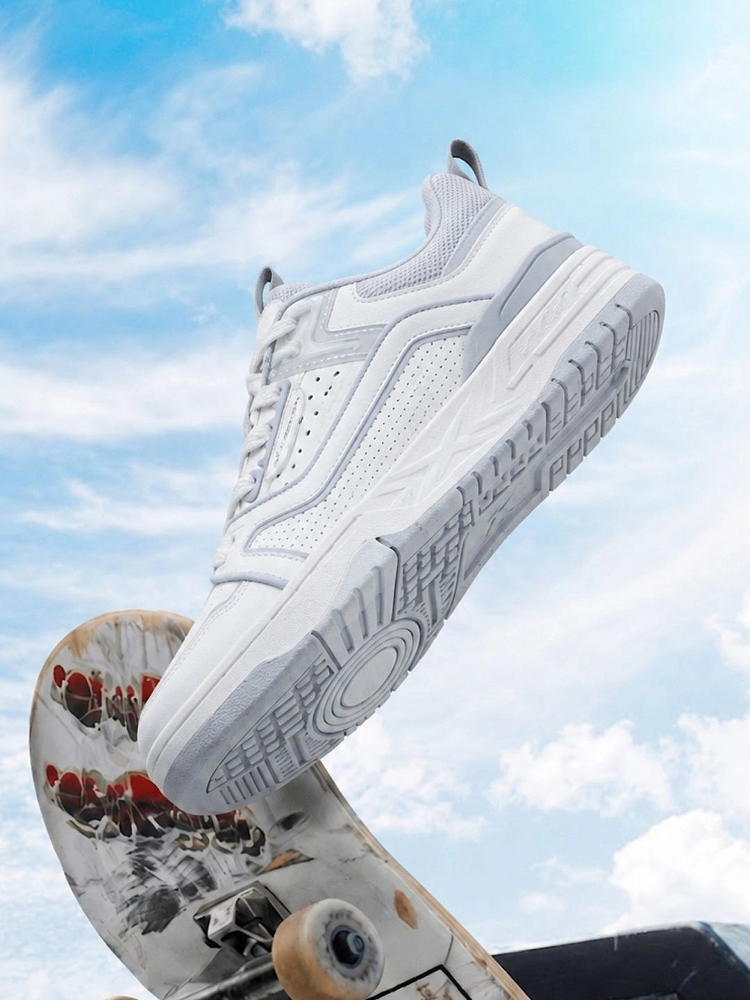 Xtep Men Sneakers