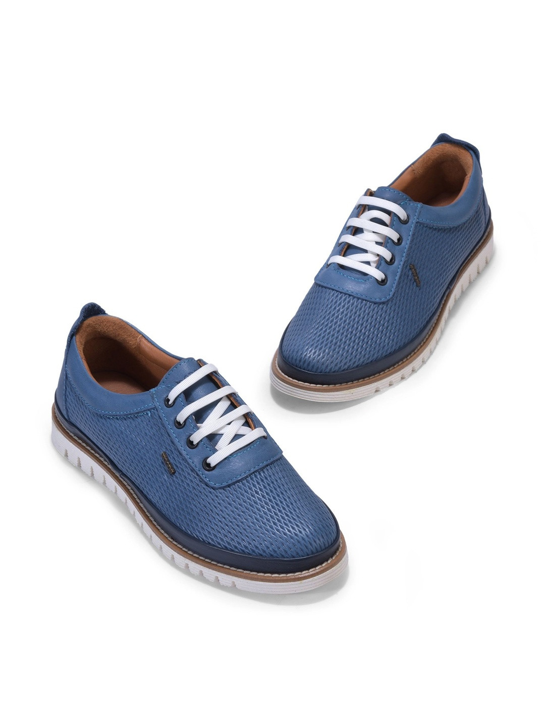 Woods Women Textured Leather Sneakers