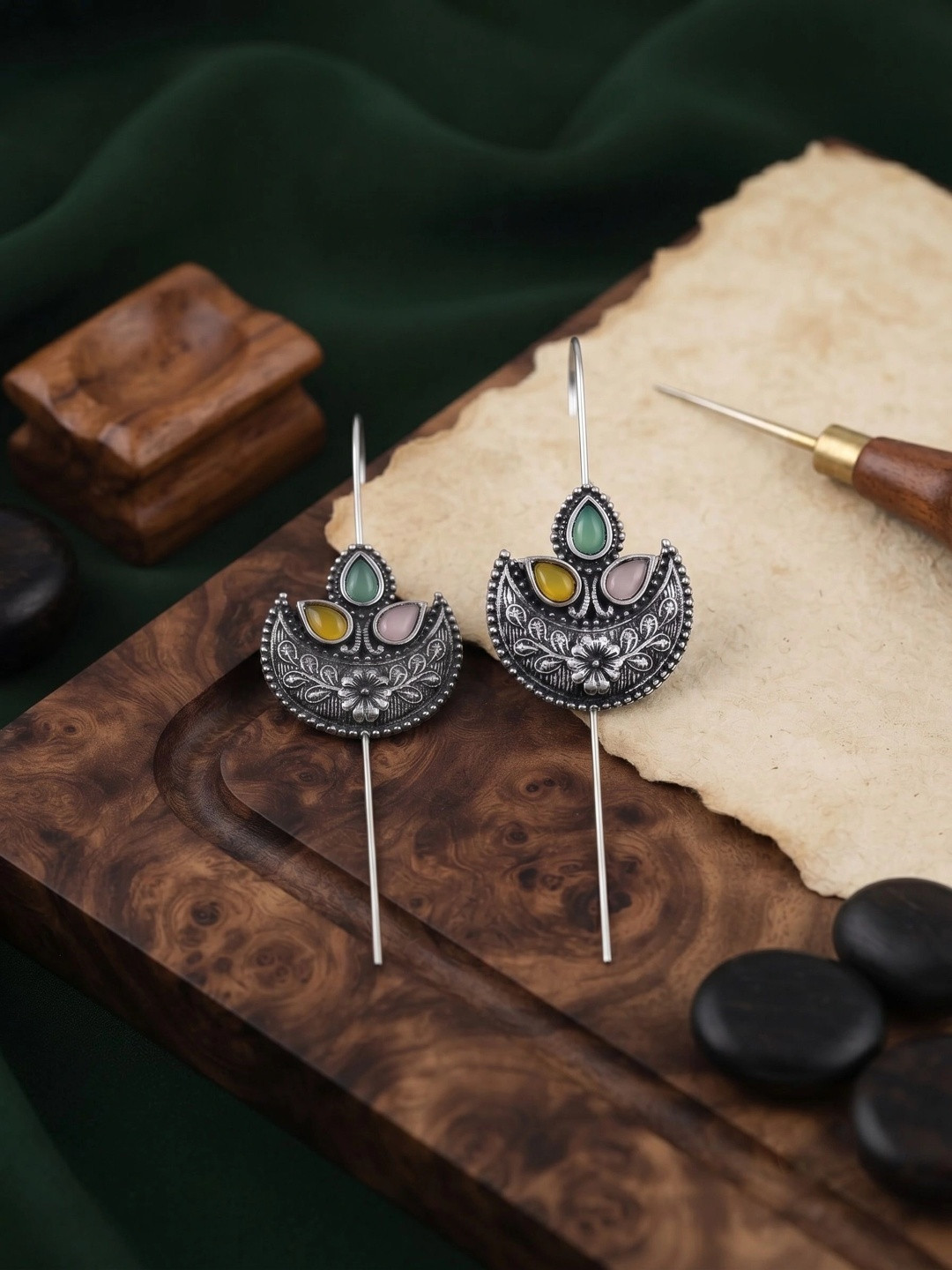 DURATI Crescent Shaped Ear Cuff Earrings