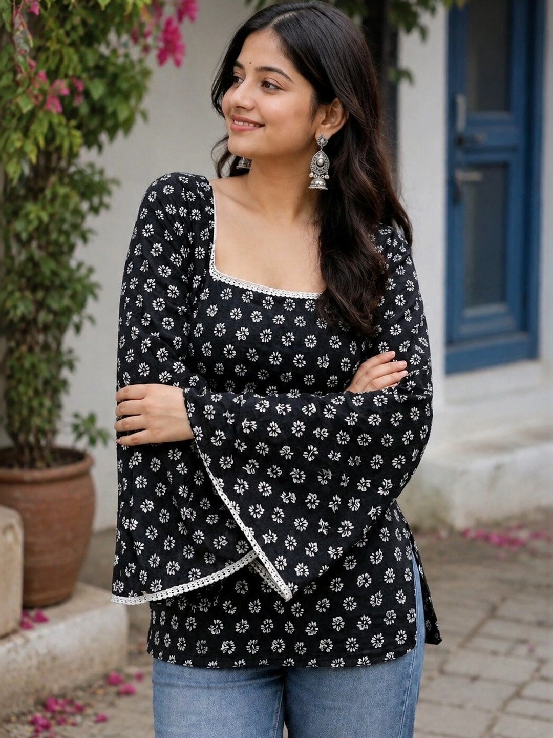 Visaru Floral Printed Square Neck Kurti