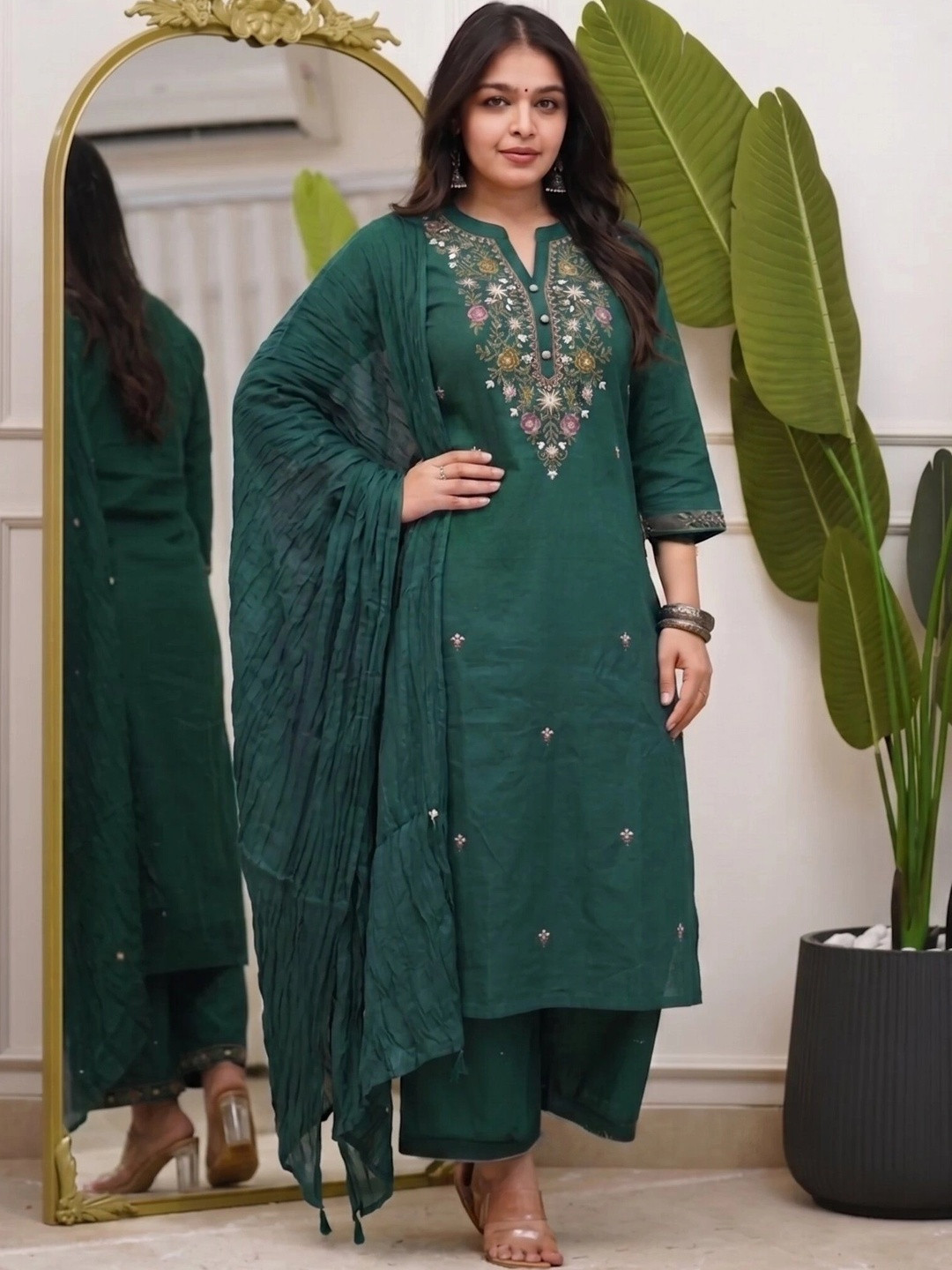 BEAUTYBEATS Women Floral Embroidered Regular Thread Work Kurta with Palazzos & With Dupatta