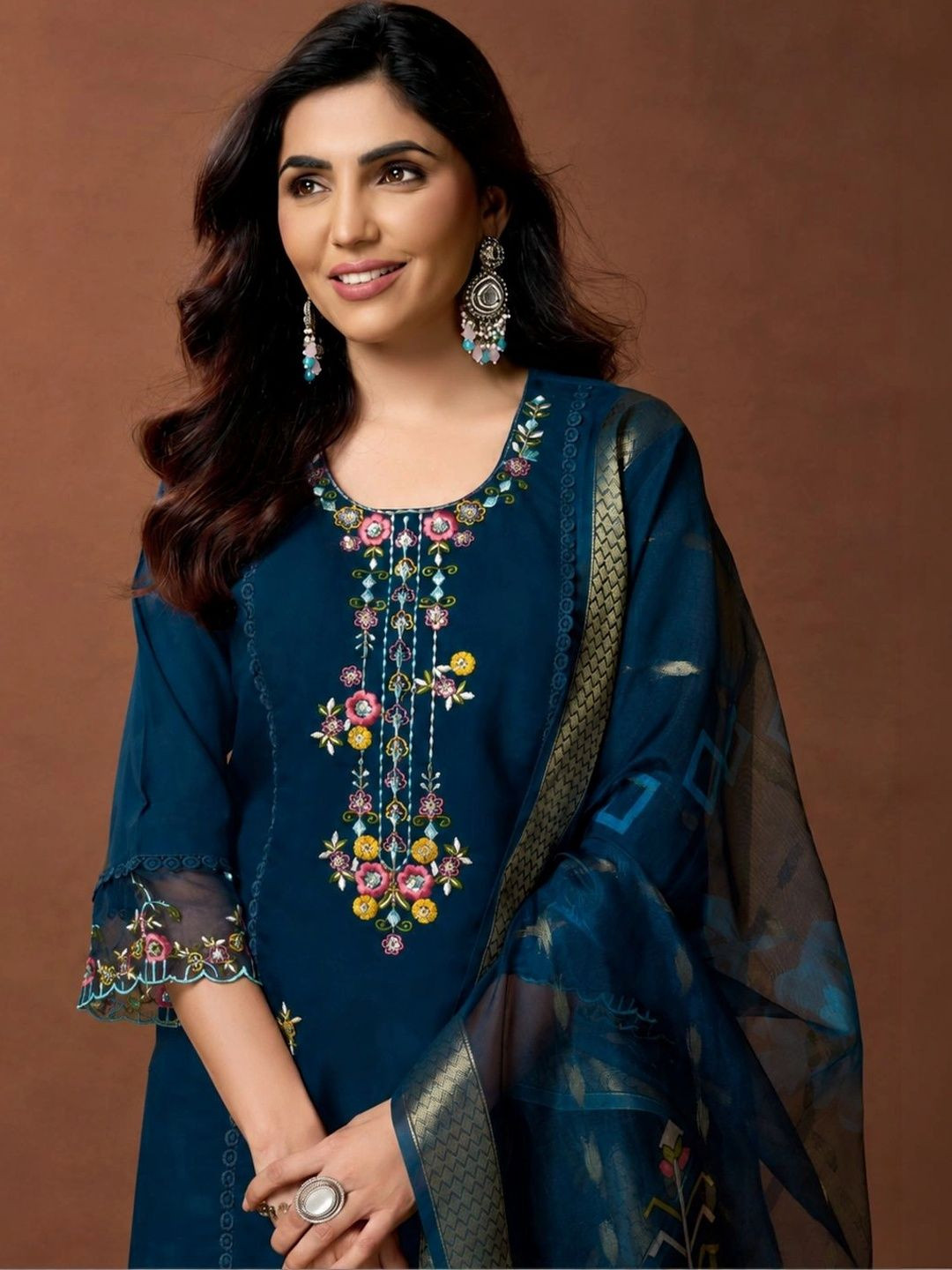 ASILYN Women Floral Embroidered Thread Work Pure Silk Kurta with Trousers & With Dupatta
