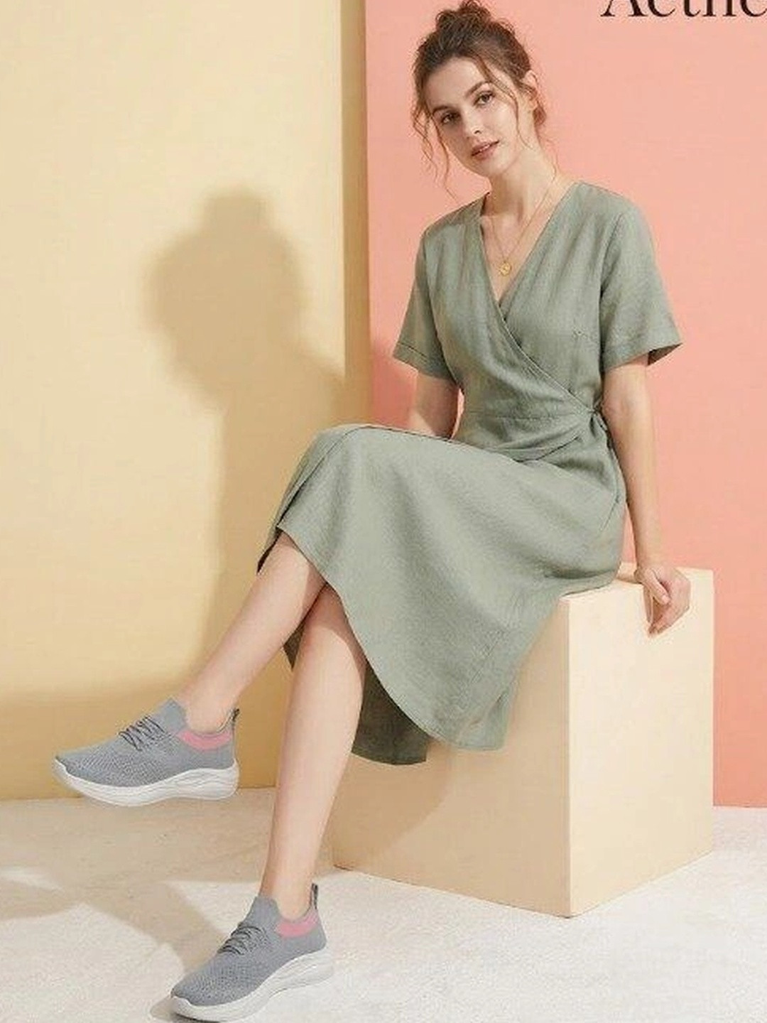 Roadster Women Mesh Walking Shoes