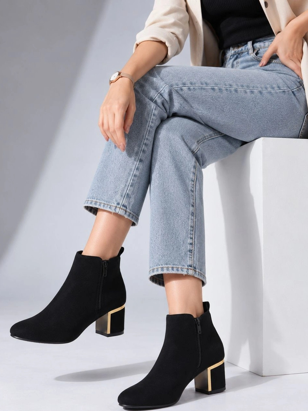 Suo Women Round Toe Zip Chelsea Boots