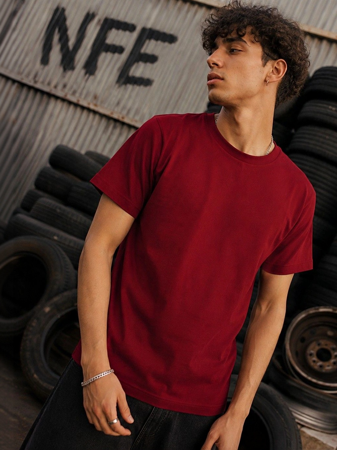 Bene Kleed Men Solid Regular Fit T-Shirt