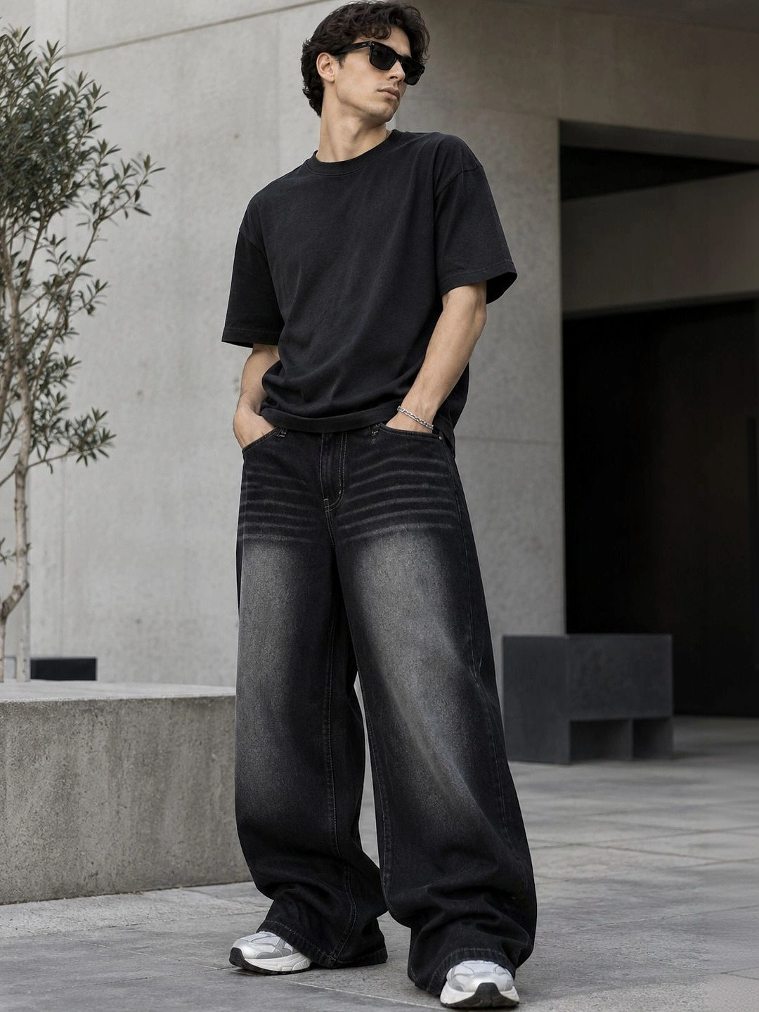 CUTOFF Men Mid-Rise Low Distress Jeans