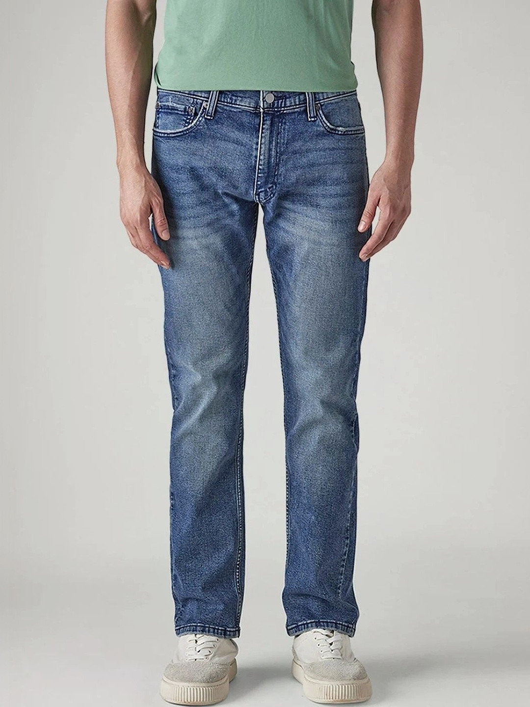 Levis Men Classic Straight Fit Mid-Rise Light Fade Stretchable Jeans