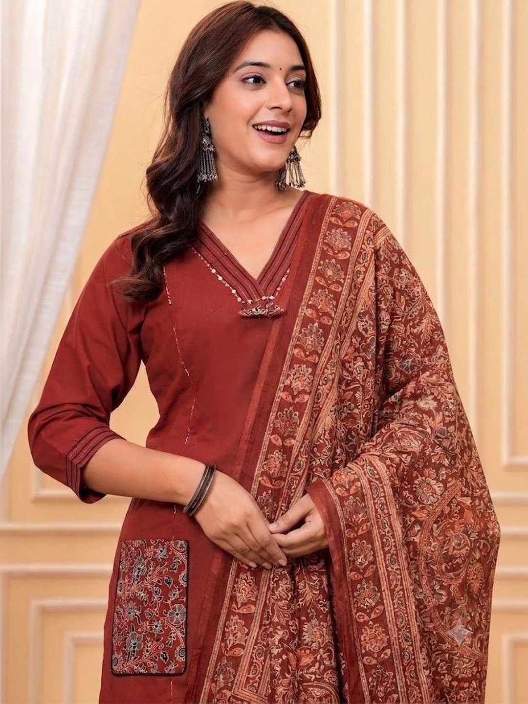 GHUMMAN SONAKSHI Women Ethnic Motifs Regular Thread Work Pure Cotton Kurta with Palazzos & With Dupatta