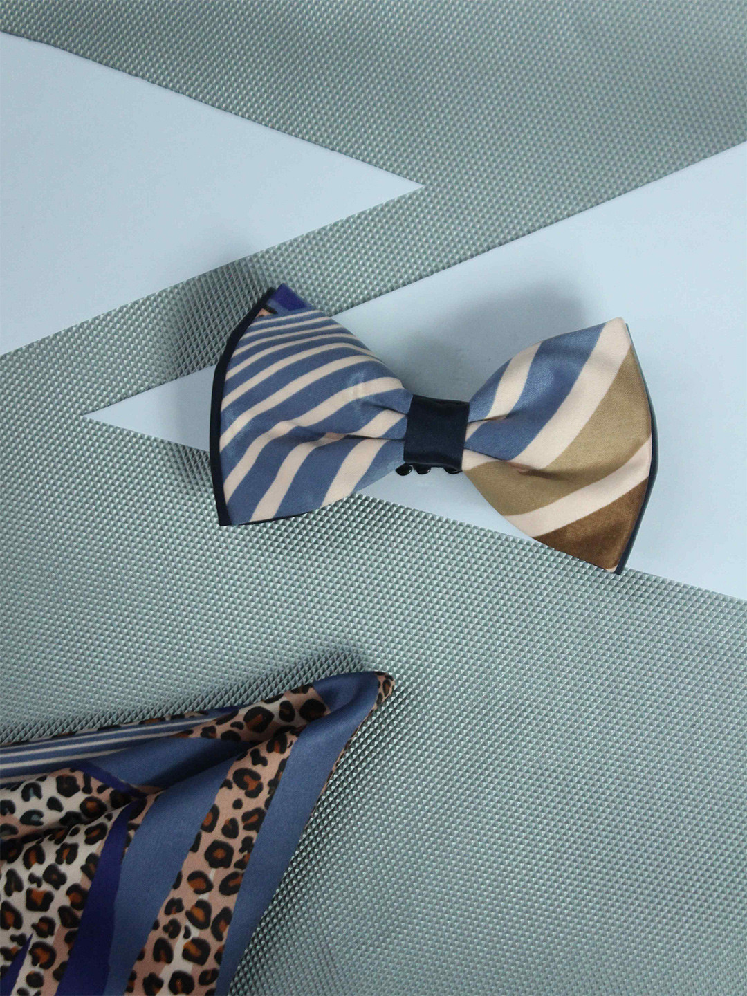 Tossido Men Purple & White Striped Bow Tie & Pocket Square