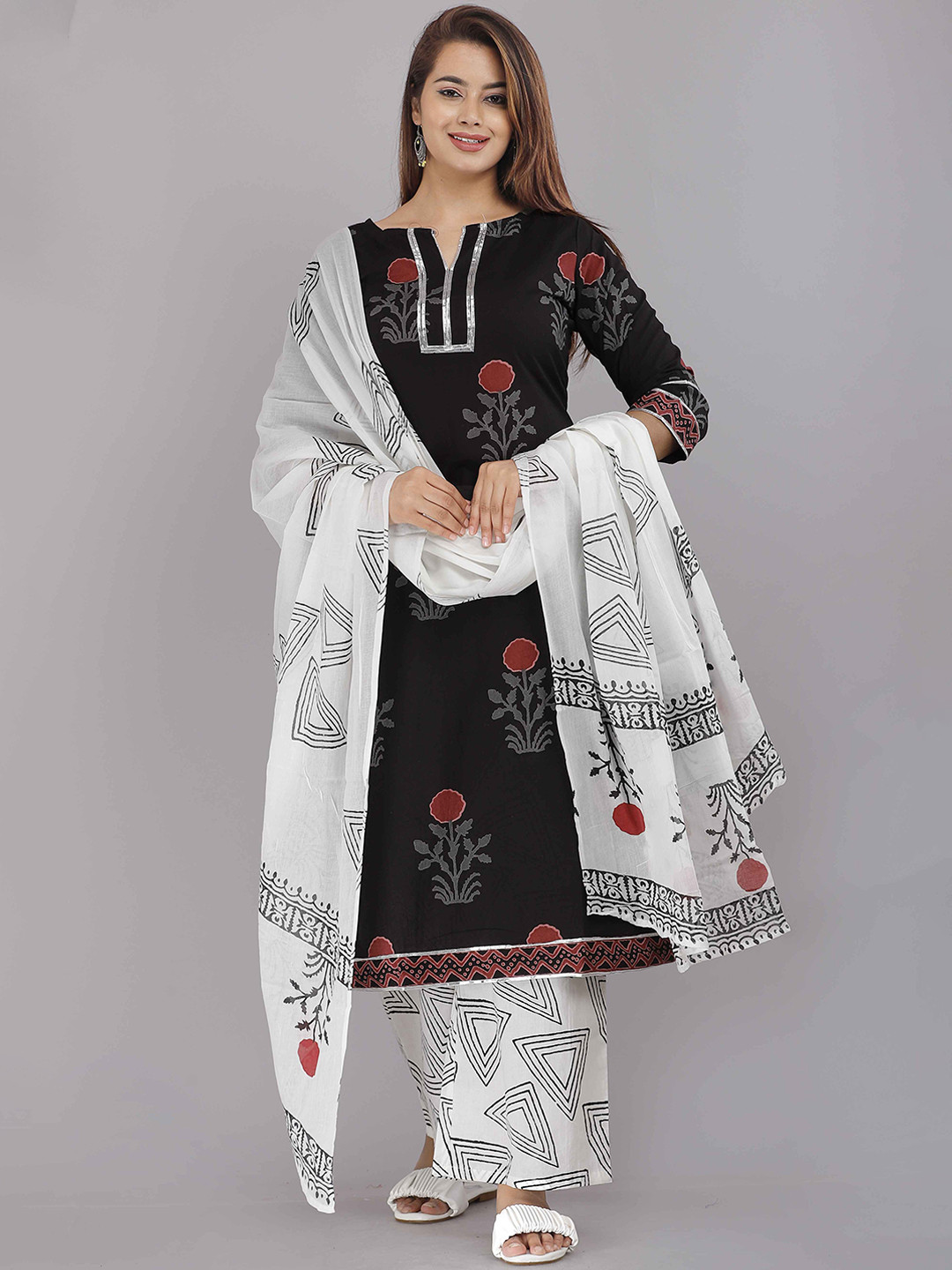 SP DESIGNS Women Black Floral Printed Pure Cotton Kurta with Palazzos & With Dupatta