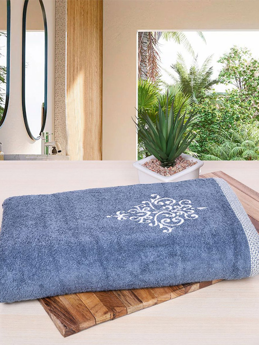 RANGOLI Organic 550 GSM Bamboo Bath Towel