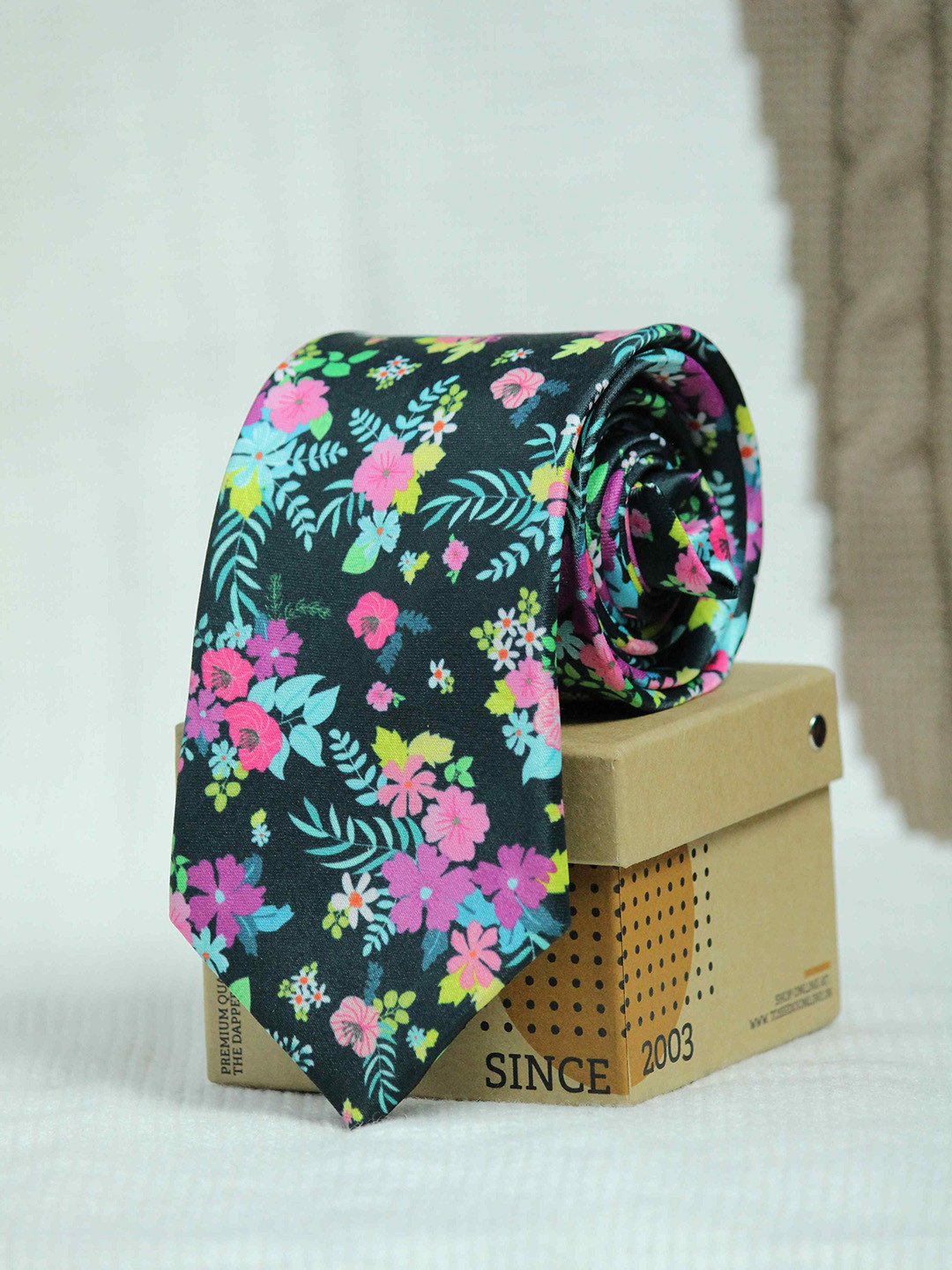 Tossido Men Olive Green & Pink Printed Broad Tie