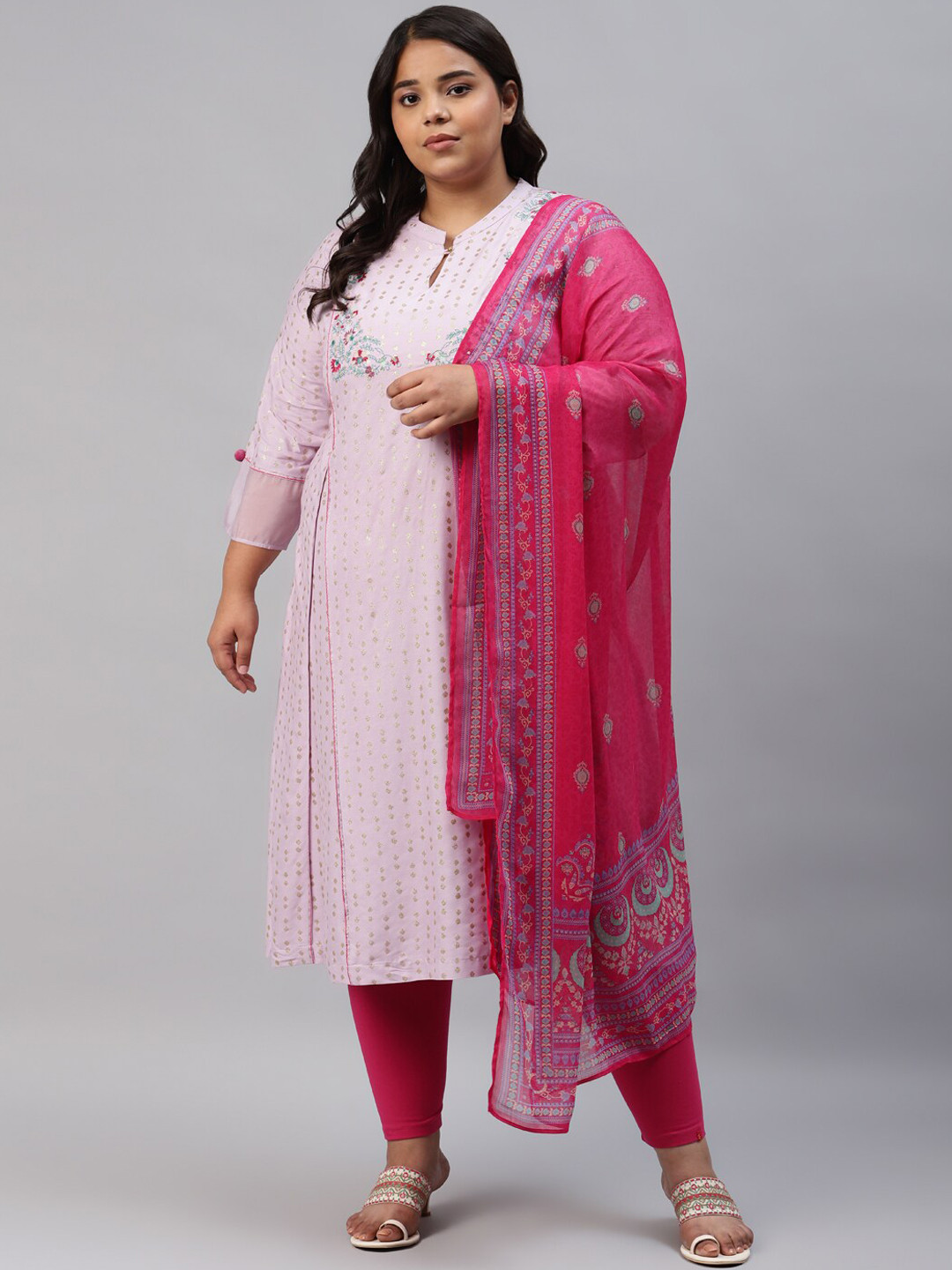 W Women Plus Size Purple Floral Printed Kurta & Leggings With Dupatta