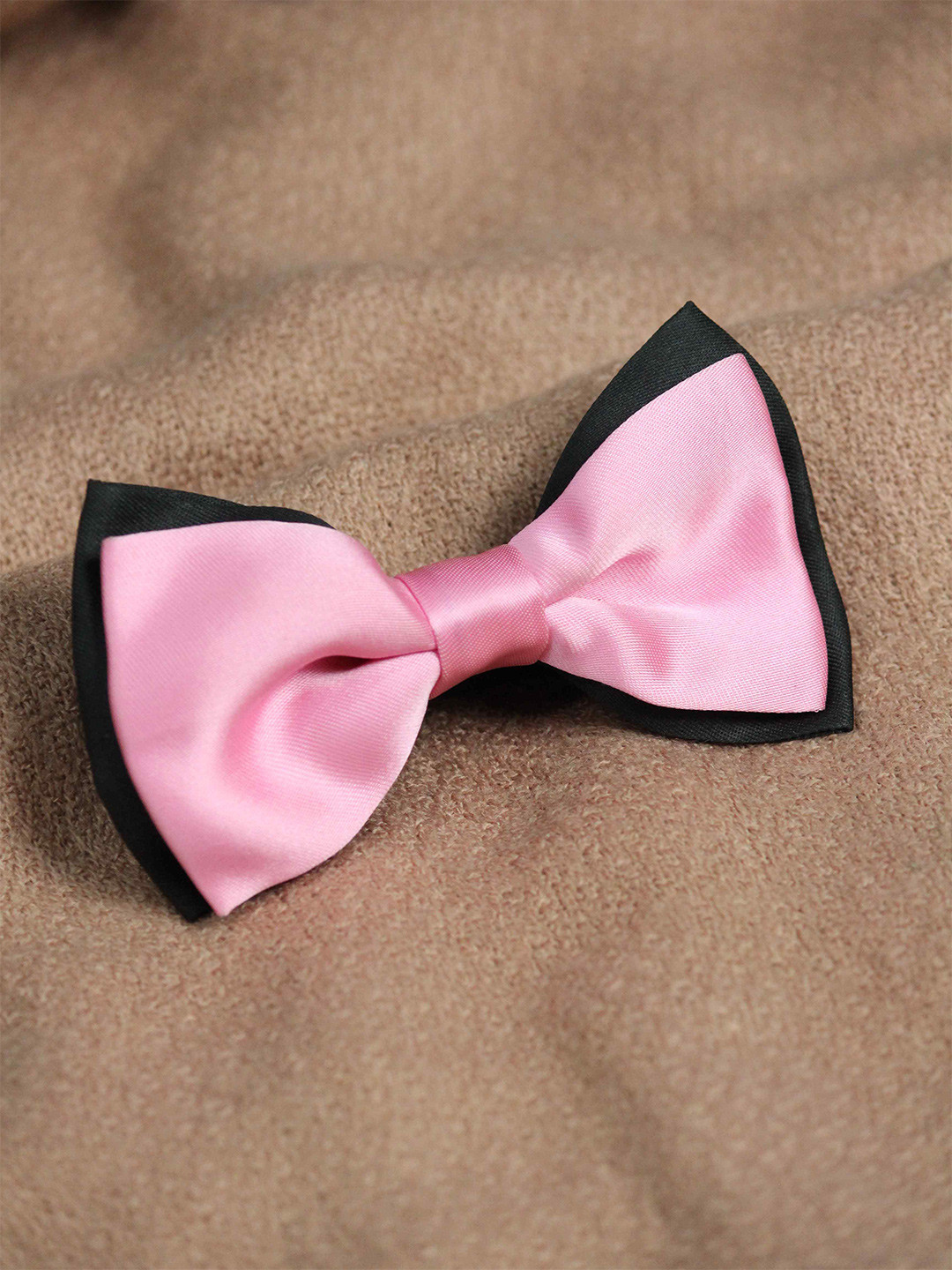 Tossido Men Pink & Black Bow Tie