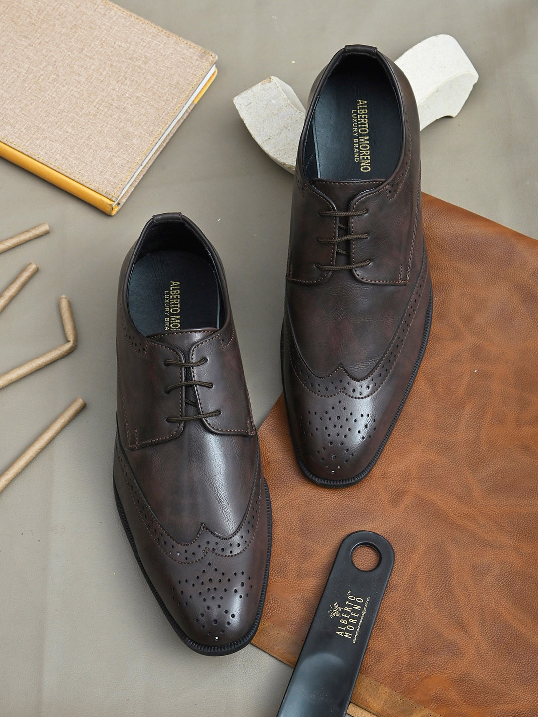 ALBERTO MORENO Men Brown Solid Formal Brogue Shoes