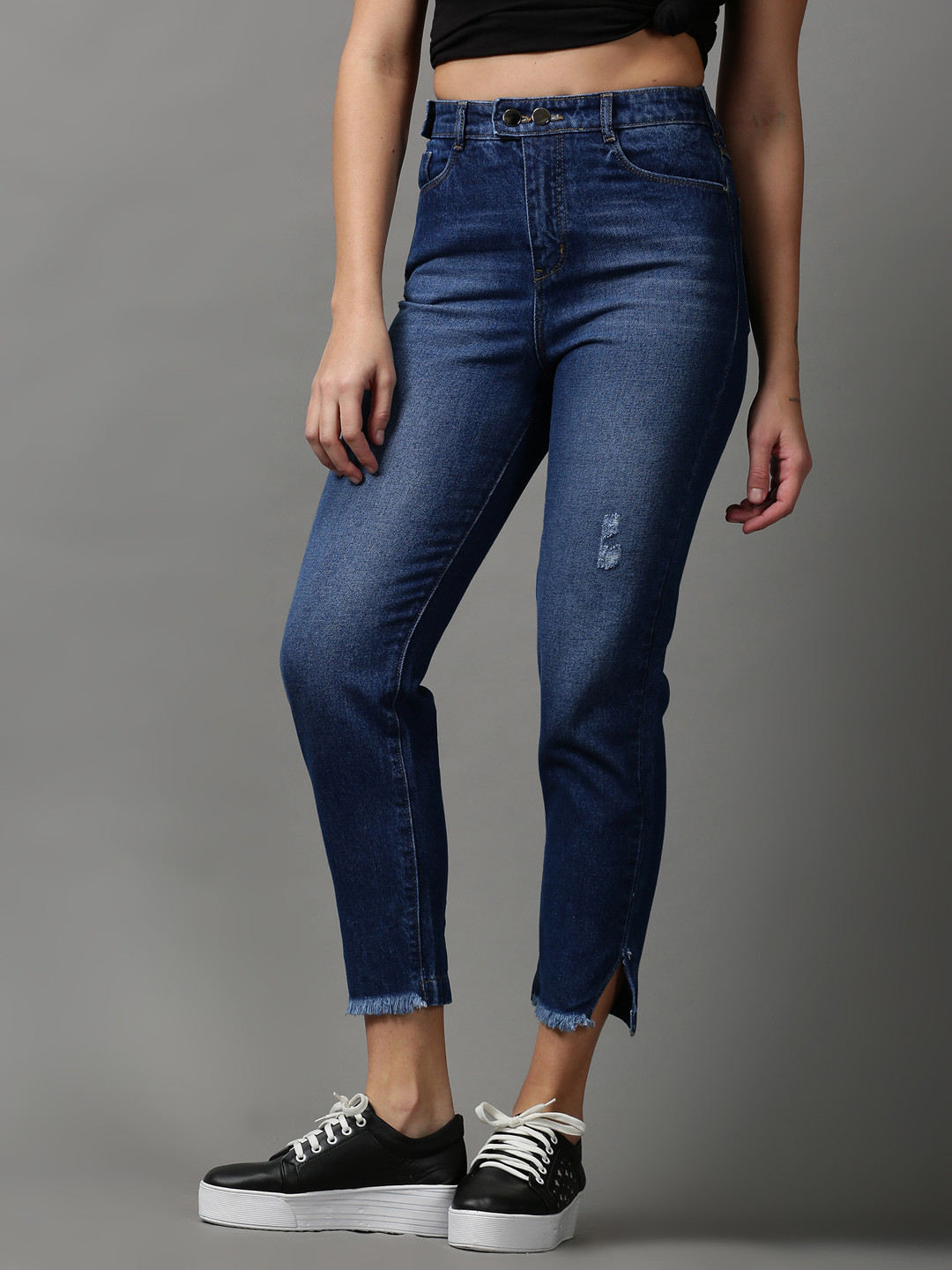 SHOWOFF Women Blue Boyfriend Fit Mildly Distressed Light Fade Stretchable Jeans