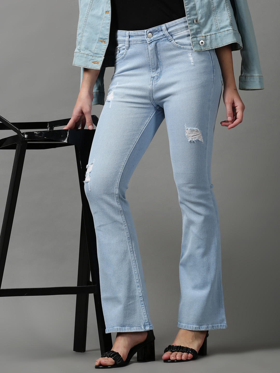 SHOWOFFFF Women Blue Bootcut Mildly Distressed Light Fade Stretchable Jeans