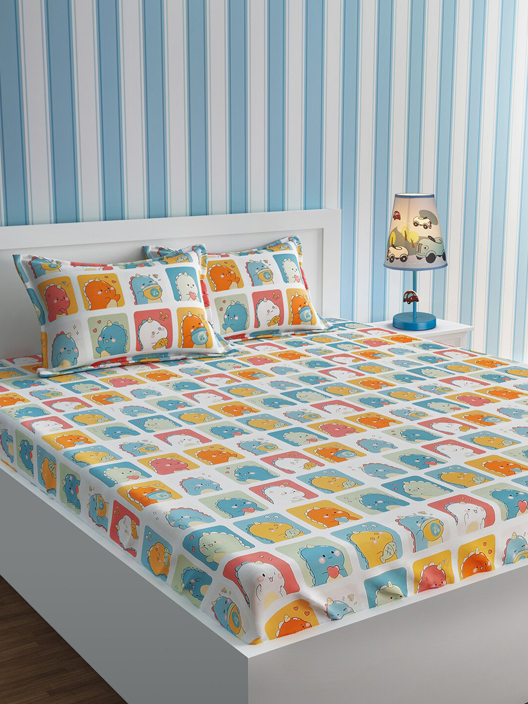 URBAN DREAM White Conversational Cotton 210 TC Queen Fine Bedsheet with 2 Pillow Covers-91 x 100 inches