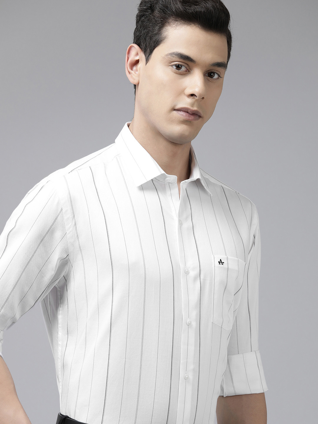 Arrow Men White & Black Manhattan Slim Fit Striped Pure Cotton Formal Shirt