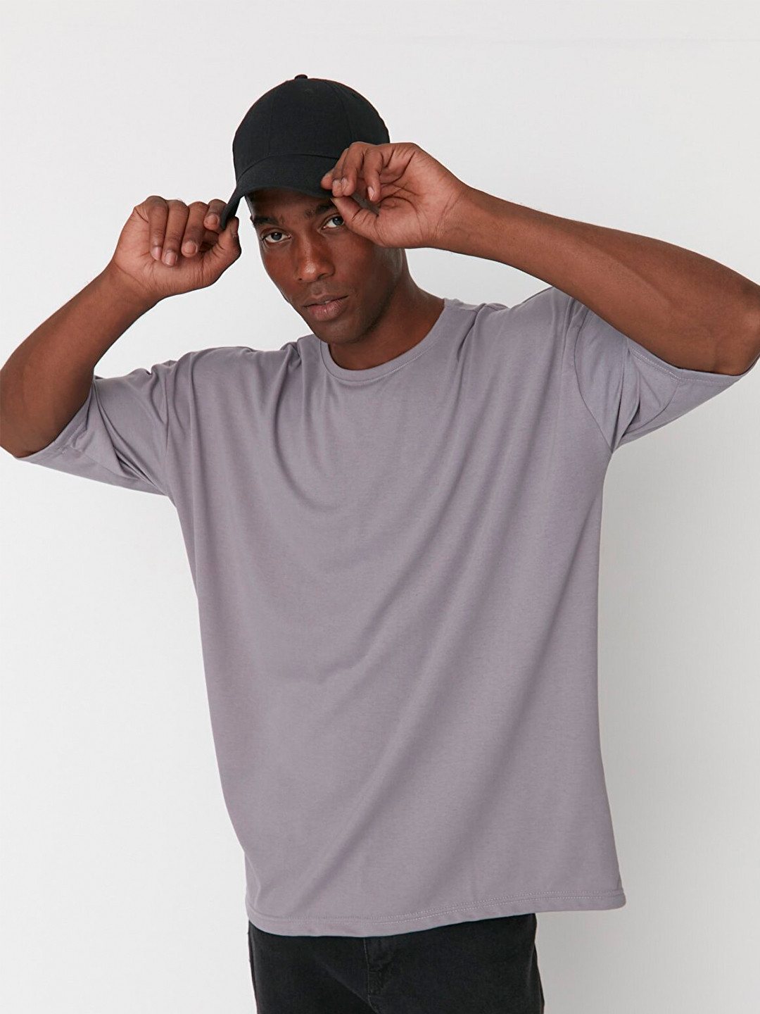 Trendyol Men Grey Solid Drop-Shoulder Sleeves Polyester T-shirt
