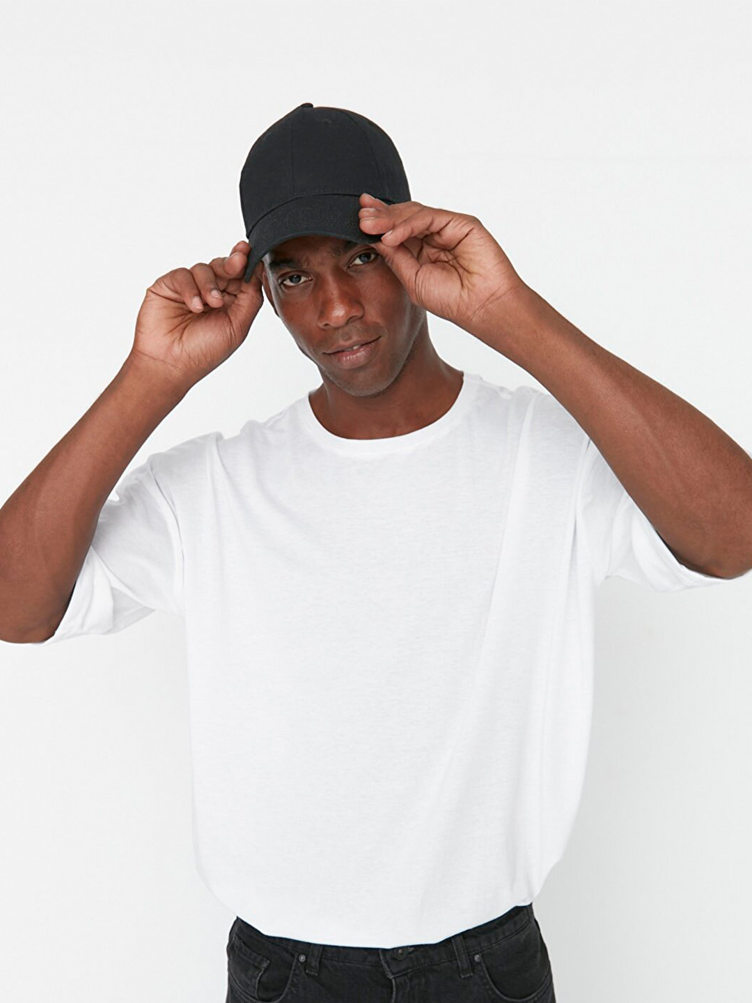 Trendyol Men White Solid Drop-Shoulder Sleeves Polyester T-shirt