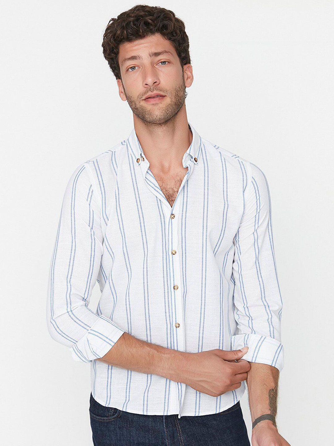 Trendyol Men White And Blue Striped Long Sleeves Regular Fit Cotton Casual Shirt