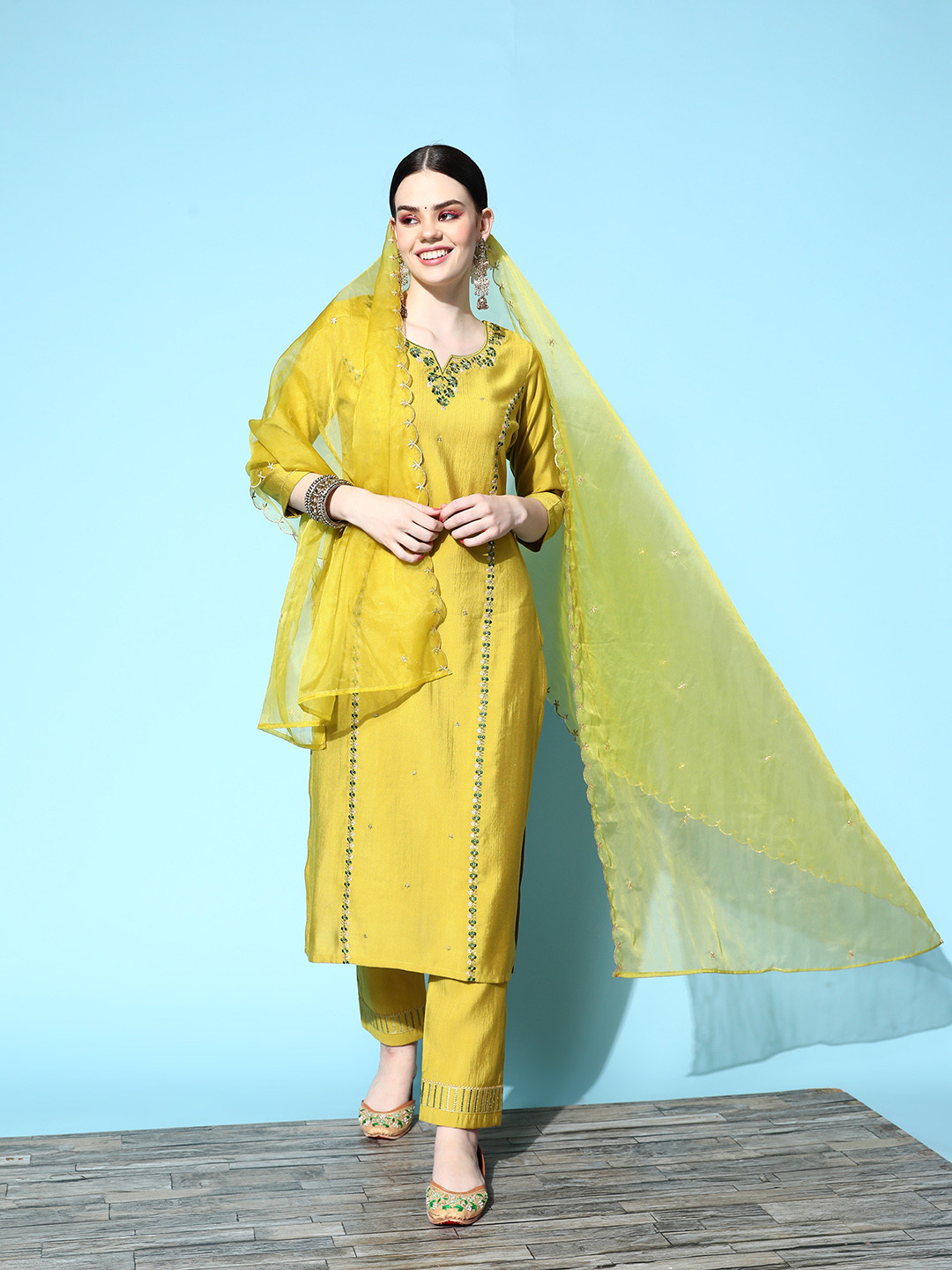 SheWill Women Floral Cotton Blend Hyper Texture Kurta Set