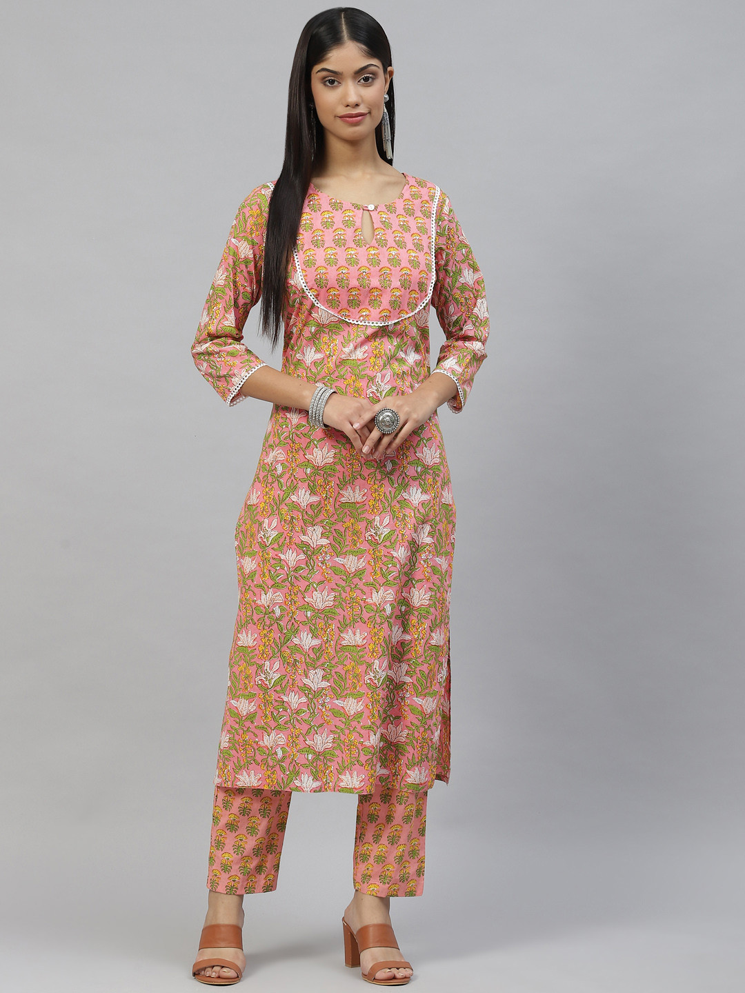 Divena Women Peach-Coloured Floral Printed Sequinned Pure Cotton Kurta with Trousers