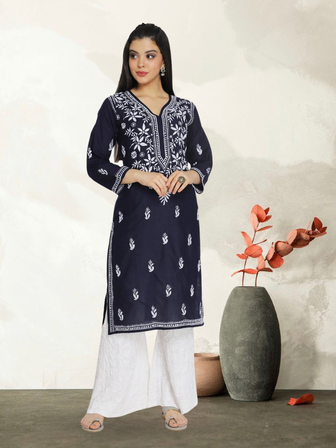 PARAMOUNT CHIKAN Women Navy Blue Floral Embroidered Chikankari Cotton Kurta