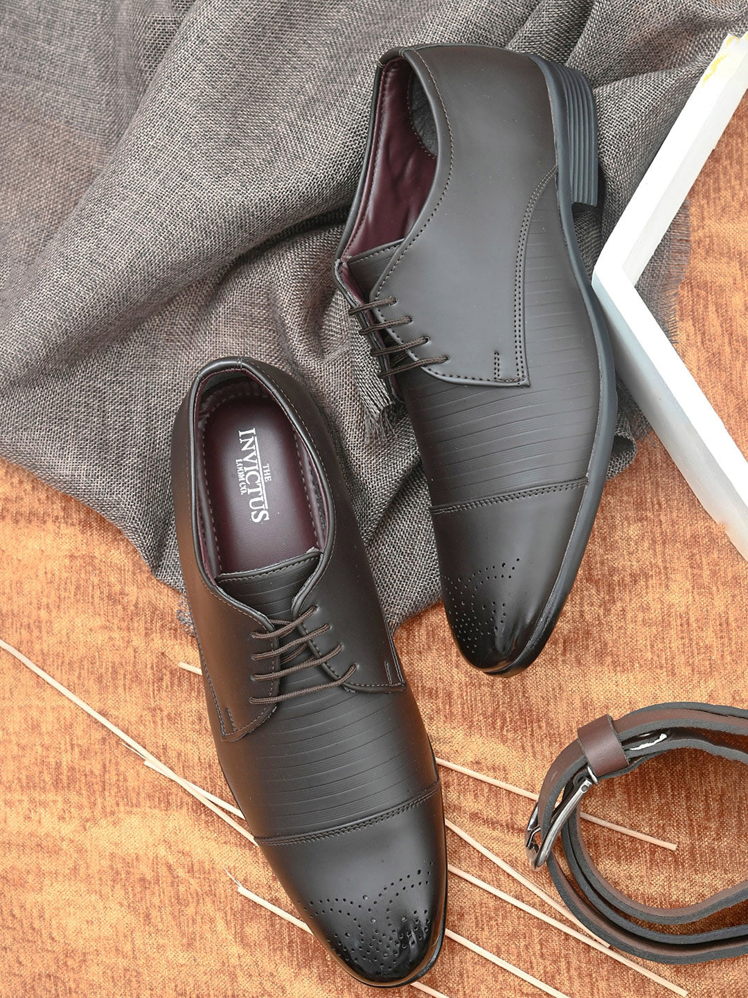 INVICTUS Men Brown Solid Formal Brogue Shoes