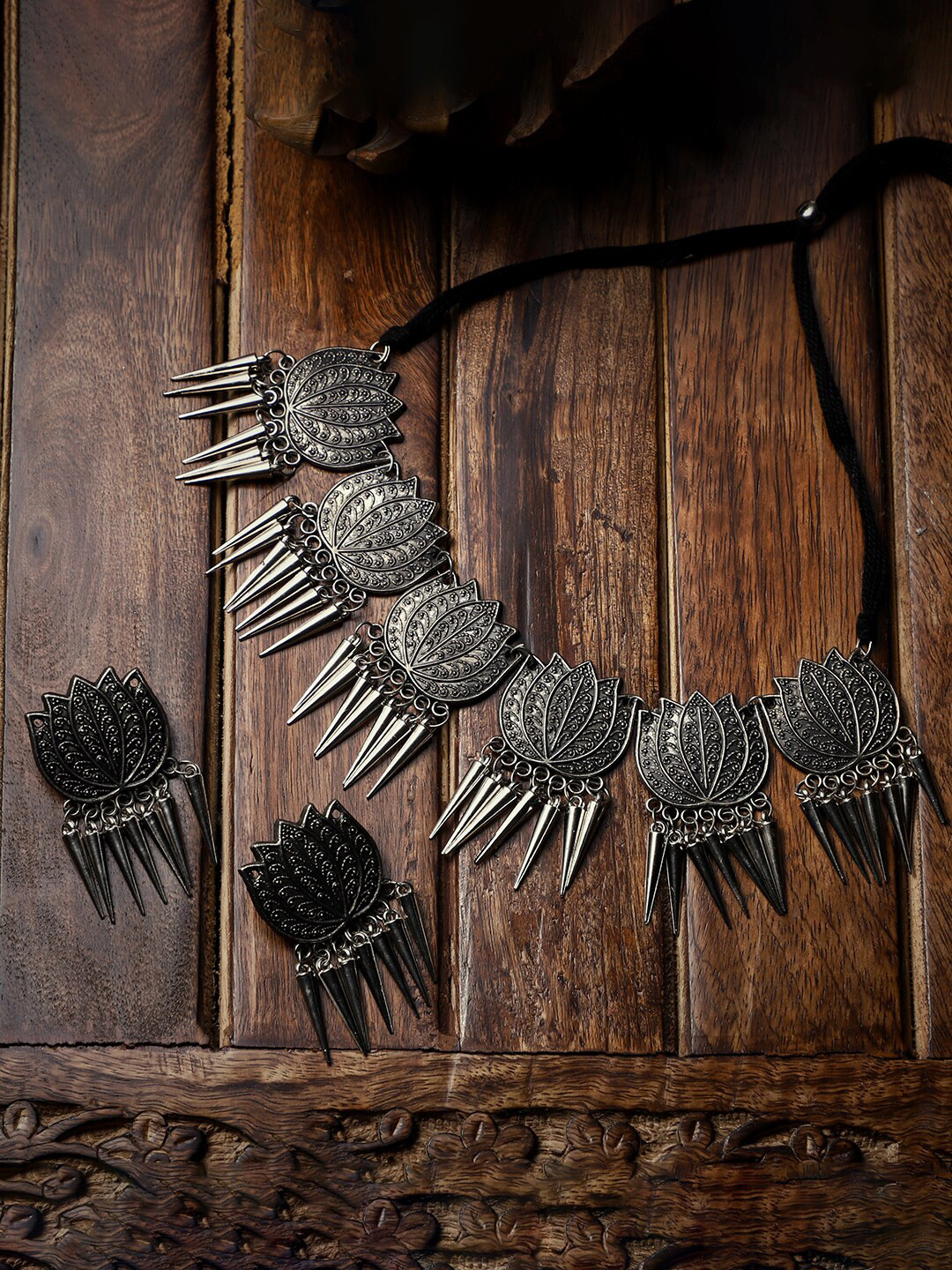 VENI Oxidised Lotus Choker Necklace With Stud Earrings
