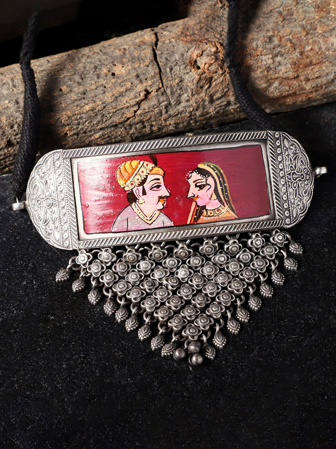 VENI Women Silver-Toned & Maroon Brass Printed Raja Rani Silver-Plated Choker Necklace