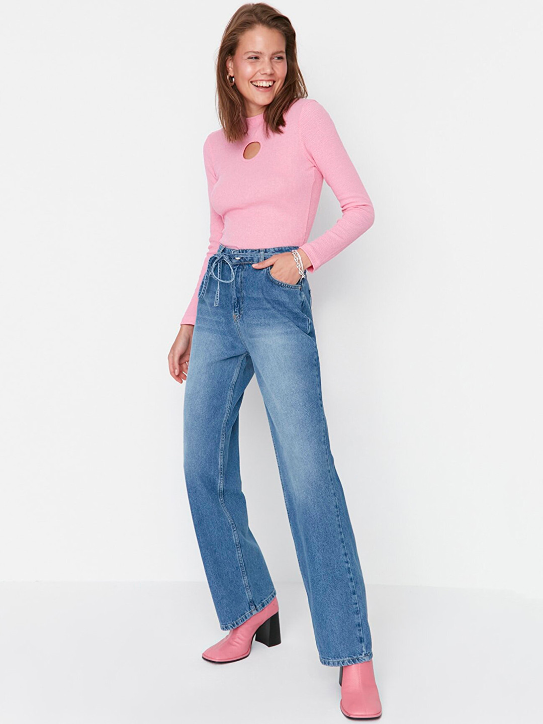 Trendyol Women Light Fade Cotton Mid-Rise Jeans